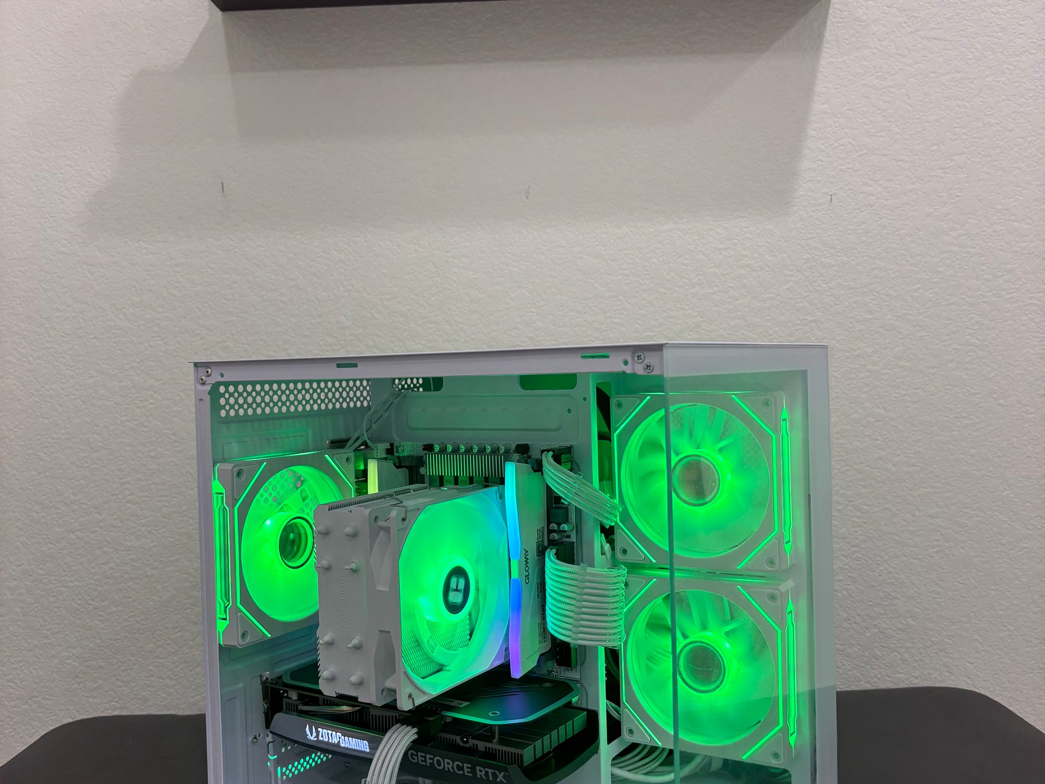 | Gaming PC | RTX 4060 | Intel Xeon E5-1650 V3 | 16 GB 3200 Mhz | 512GB Storage | ARGB |