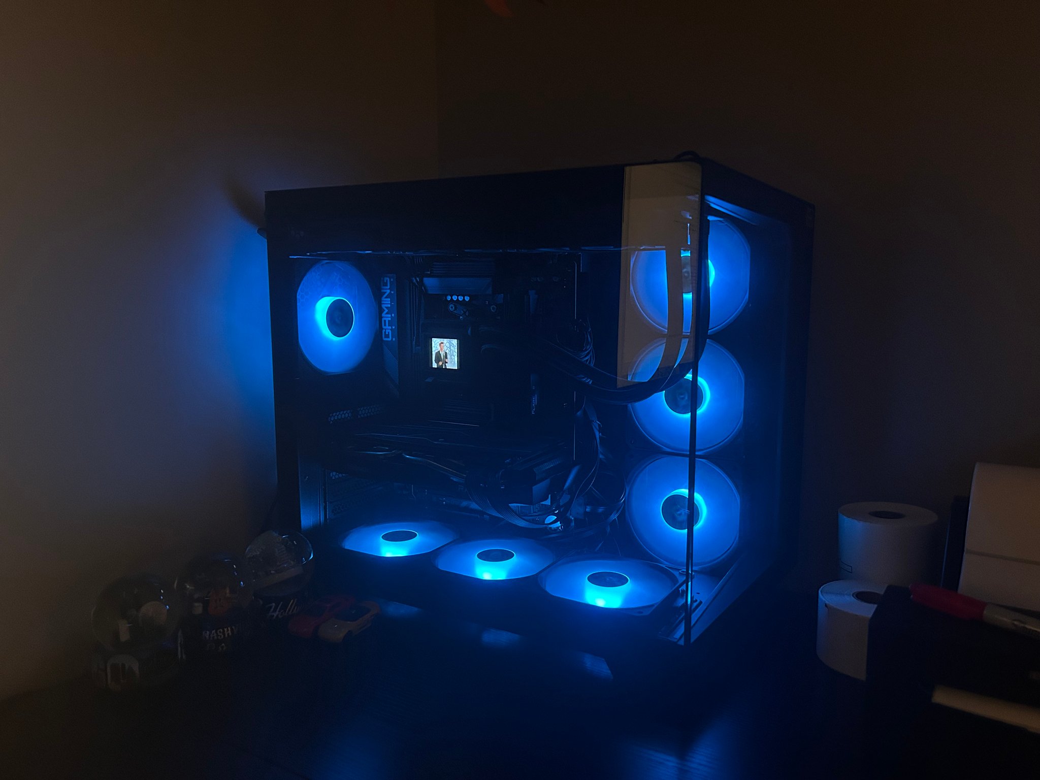 RX 6700 XT / Ryzen 7 7700x / 32gb Ram / 2tb SSD Storage / ULTIMATE 1440p WATER COOLED Gaming PC!