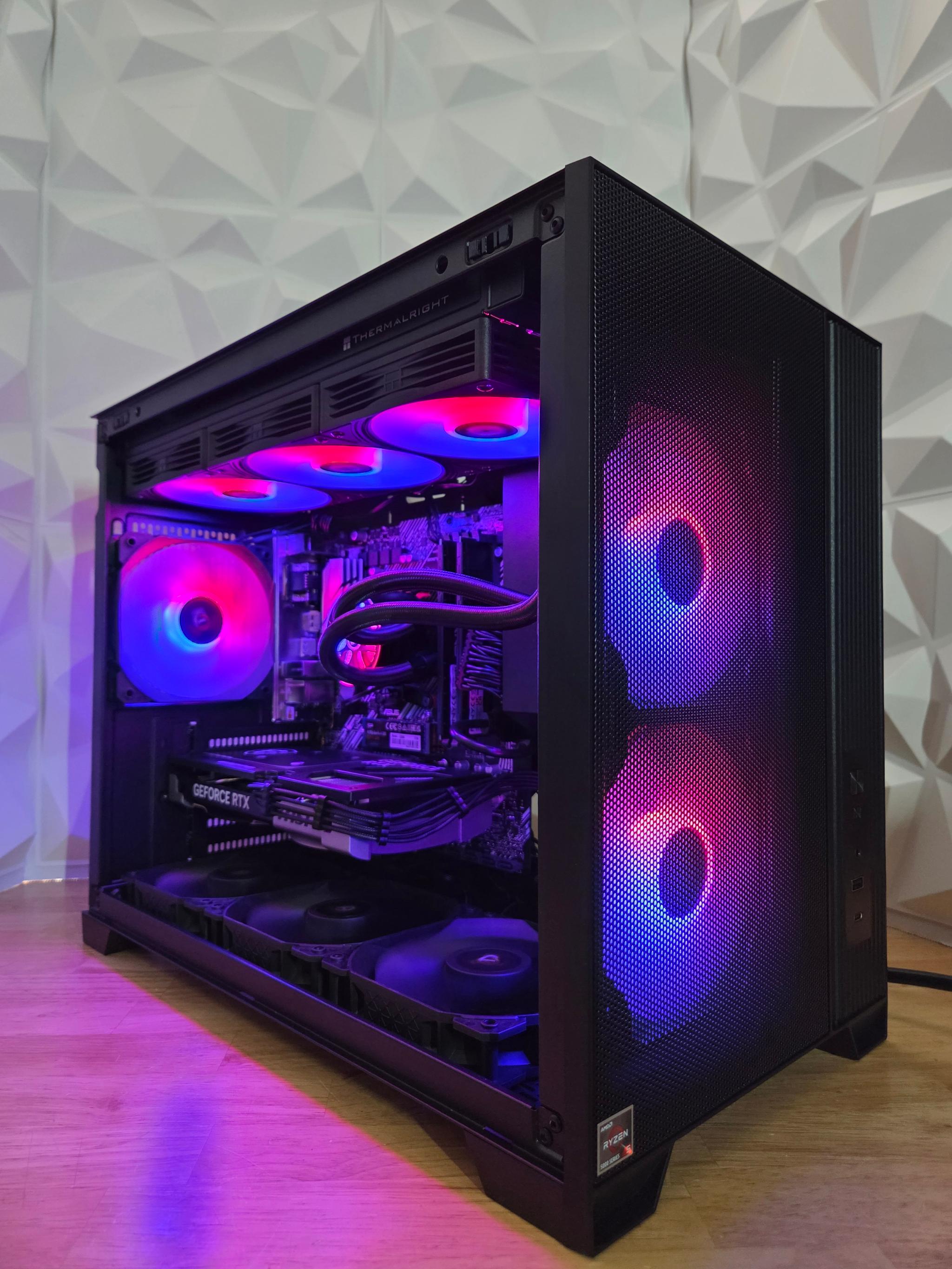 FLUX: compact PC ★★★★☆