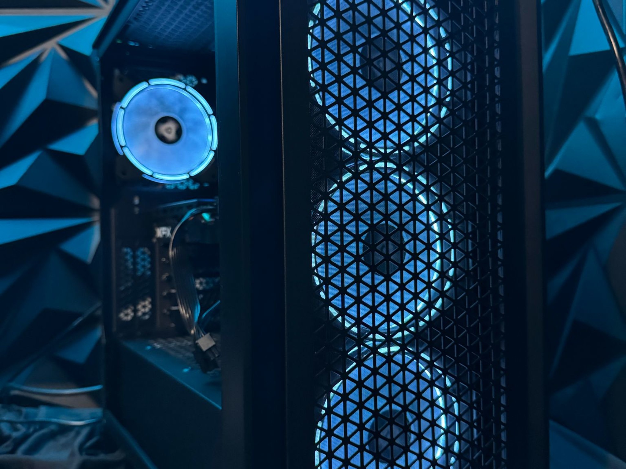 💰 Budget Baddie 580 💀🔥 Ryzen 2600| RX 580| 16 GB DDR4 |1.75 TB Storage