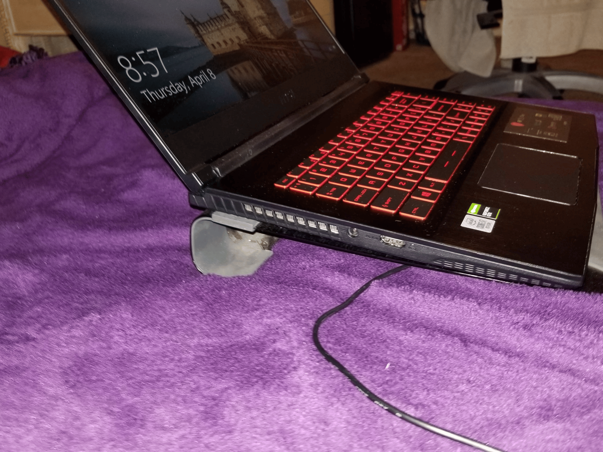 Intel i7 10750h Gtx 1660 TI 8 gb ddr4 it's in good condition  works 100 present 