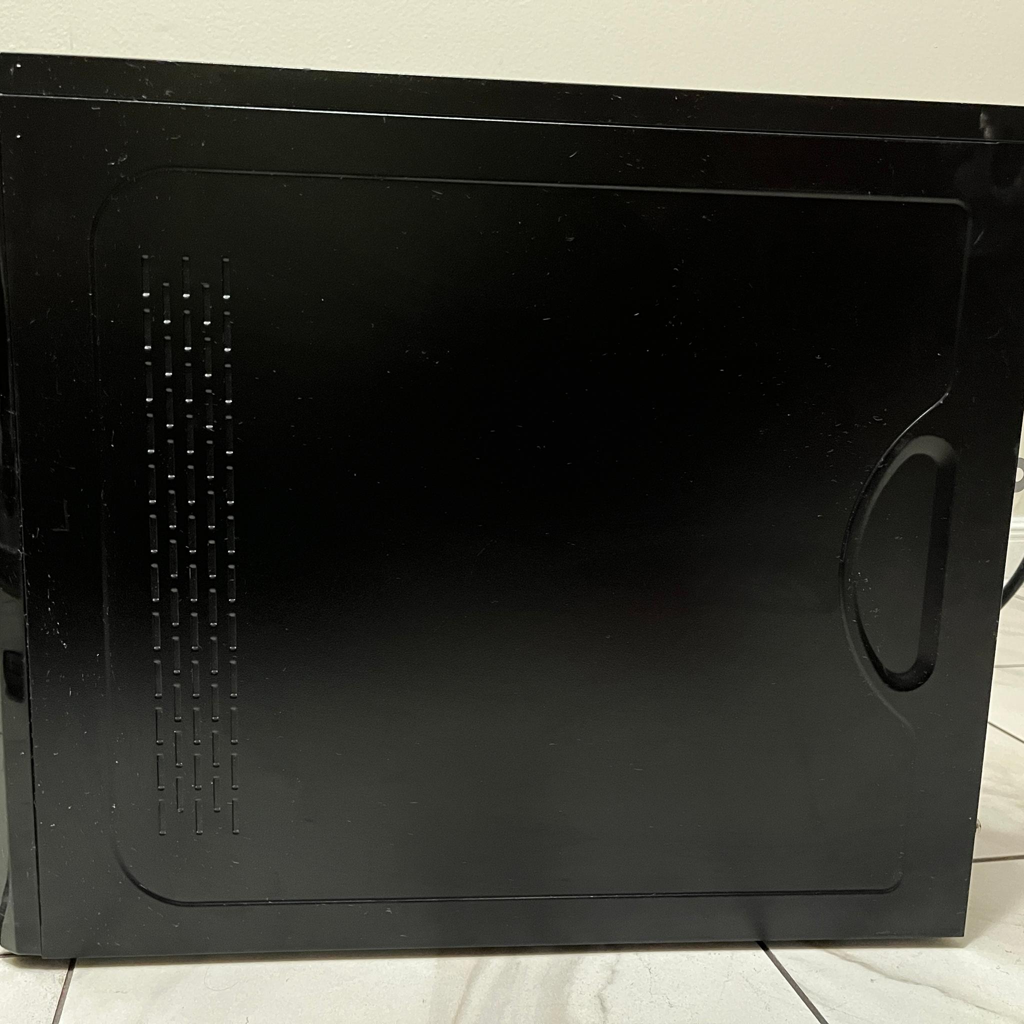 NVIDIA RTX 4060 Ti, Intel Core i7-9700, 16GB RAM, 500GB SSD - High FPS Gaming PC w/ Wi-Fi & BT