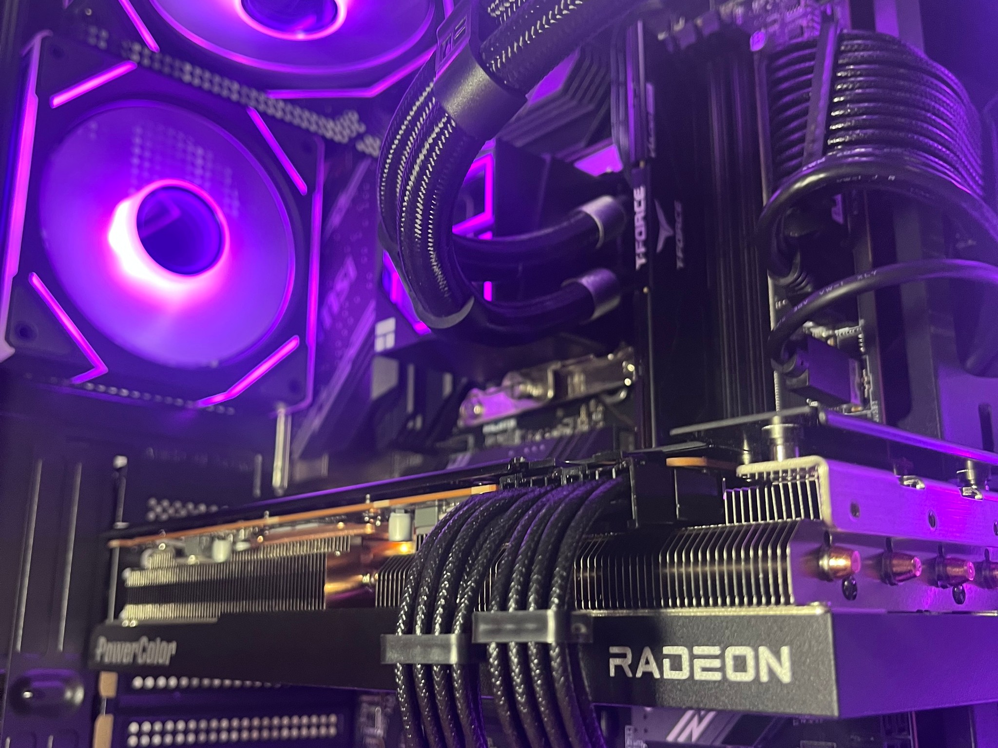 RX 7700 XT | i5 14400F | 16GB RAM | 1TB SSD | Gaming PC