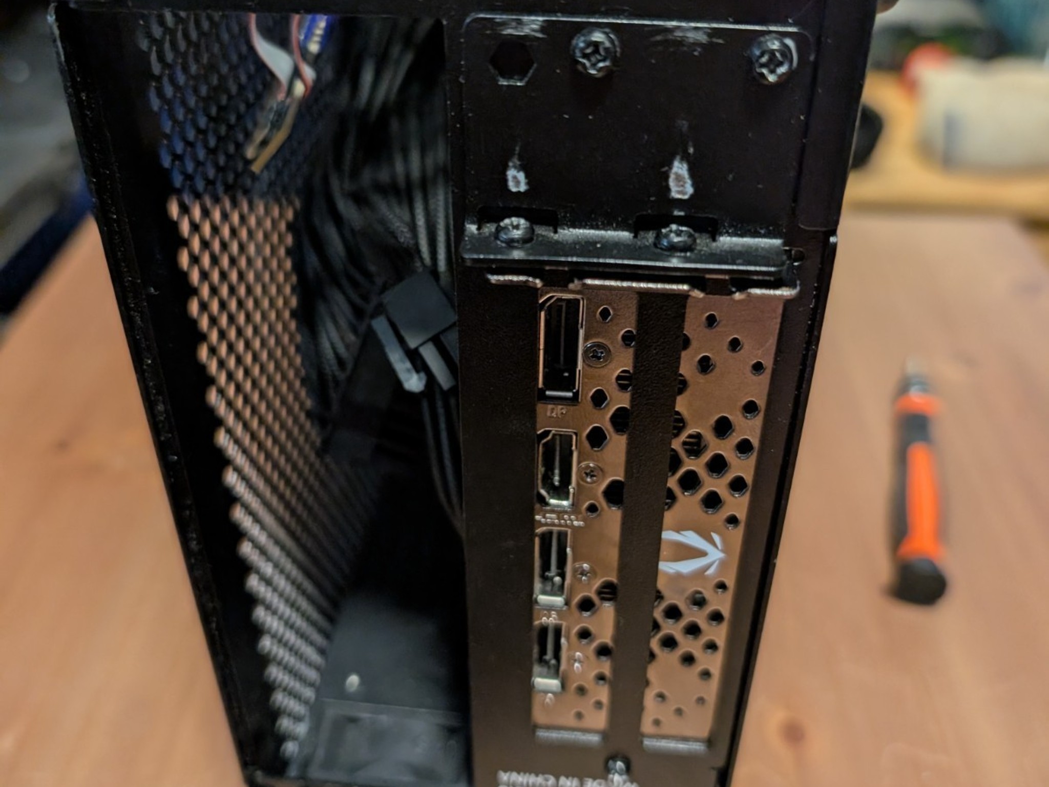 ZOTAC GAMING GeForce RTX 4060 SOLO - 8GB GDDR6 - Ultra-Compact SFF GPU