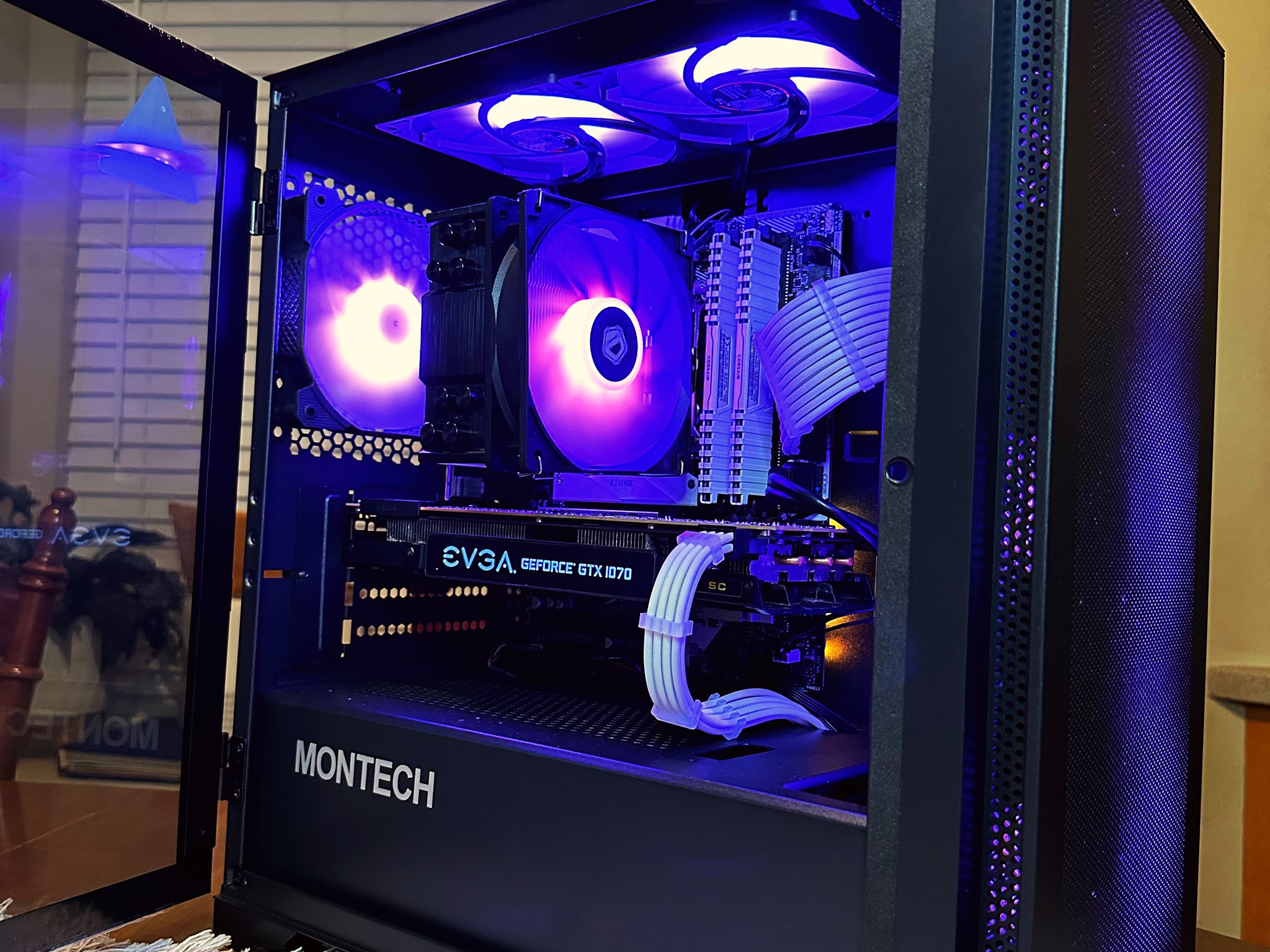 Clean Gaming PC(EVGA GTX 1070, i5-10400f, 16gb DDR4)