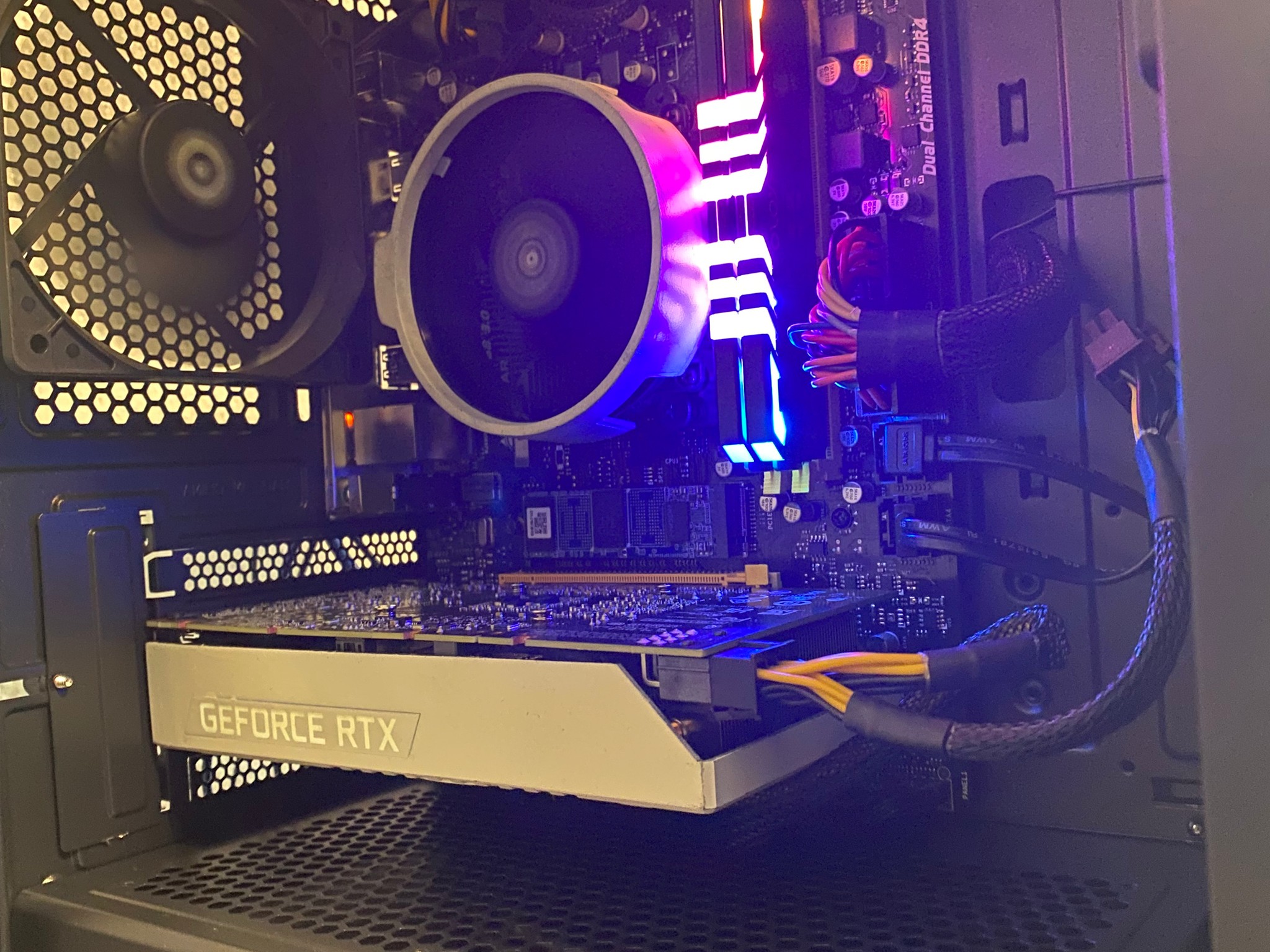 Gaming PC (Ryzen 7 2700x + RTX 3060 12gb)