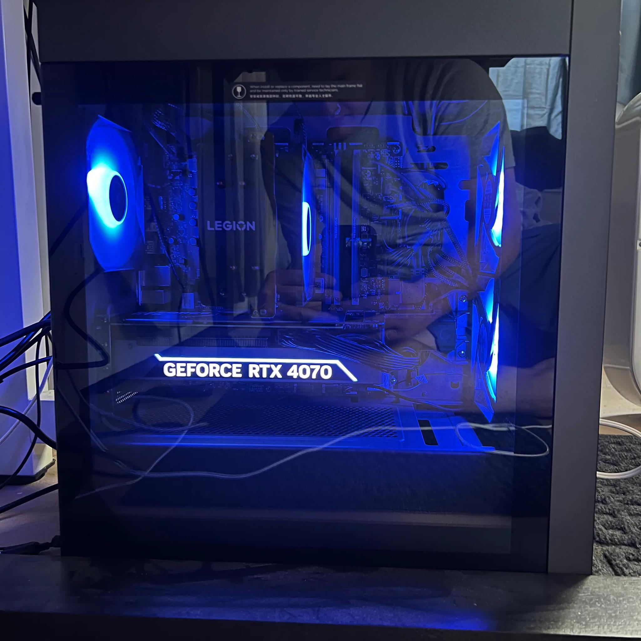 Lenovo Legion Tower 5i RTX 4070 12GB VRAM + Intel i7-13700F