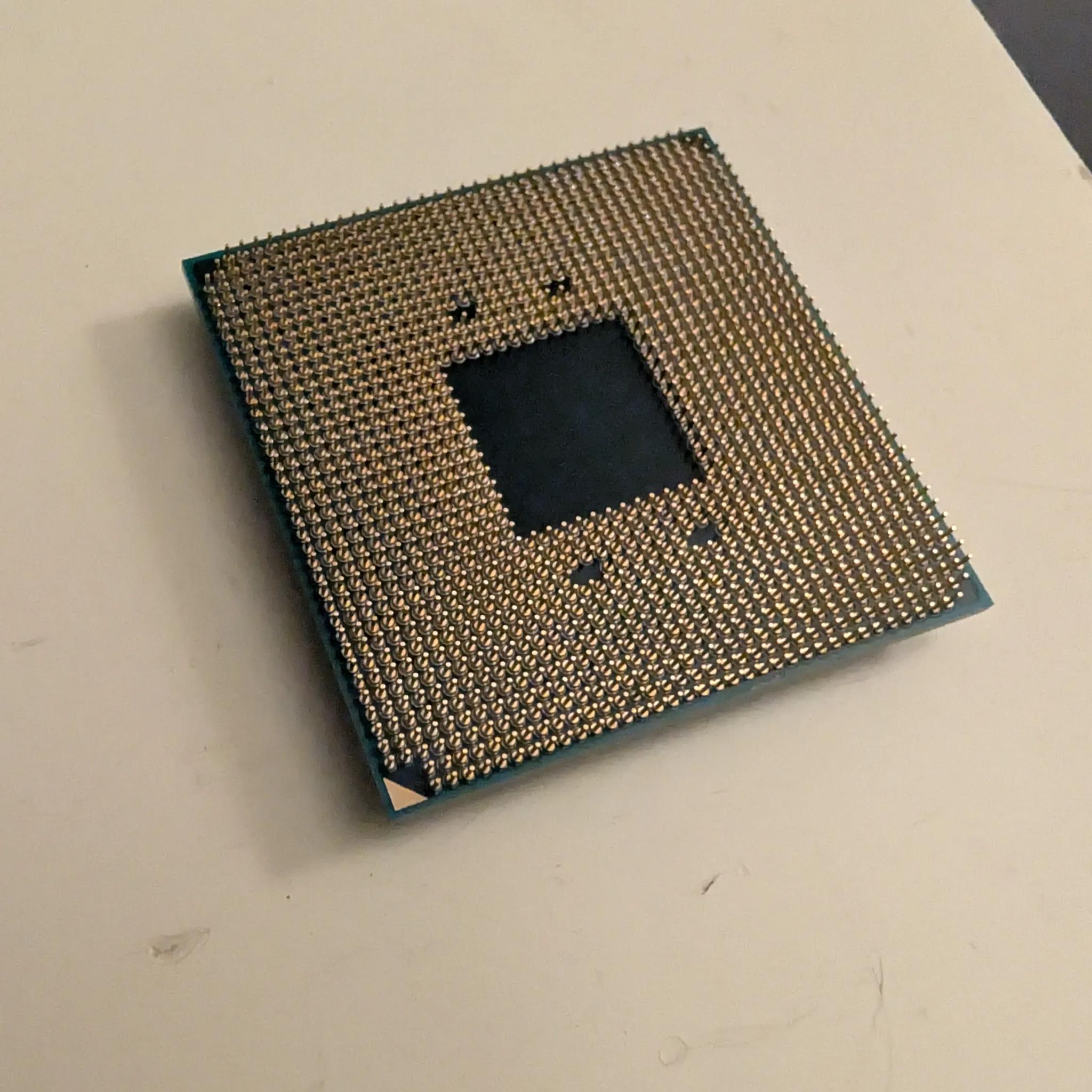 BROKEN - Ryzen 5 5600G - No broken, missing, or bent pins
