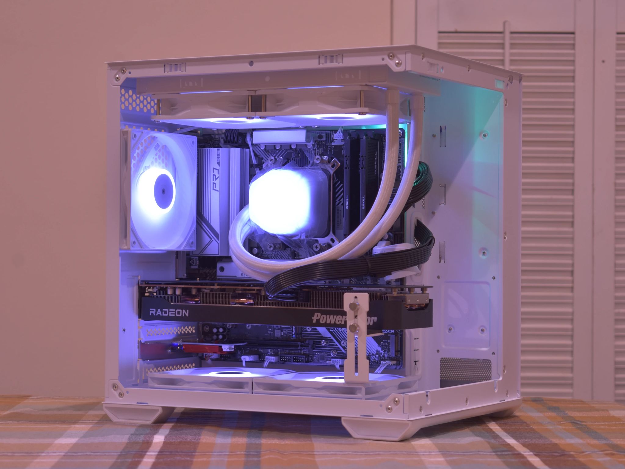 🚀Performance Gamer🚀 Ryzen 5 9600X | AMD RX 9070 16GB | 32GB DDR5 | 2TB nVME SSD | White RGB+Wifi
