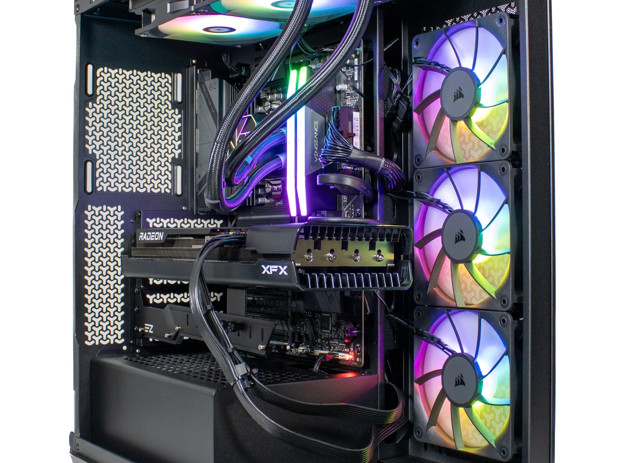 Ultra Units: Ryzen 7600x | RX 7700 XT | 32GB DDR5 | 2TB M.2 | 80+ GOLD