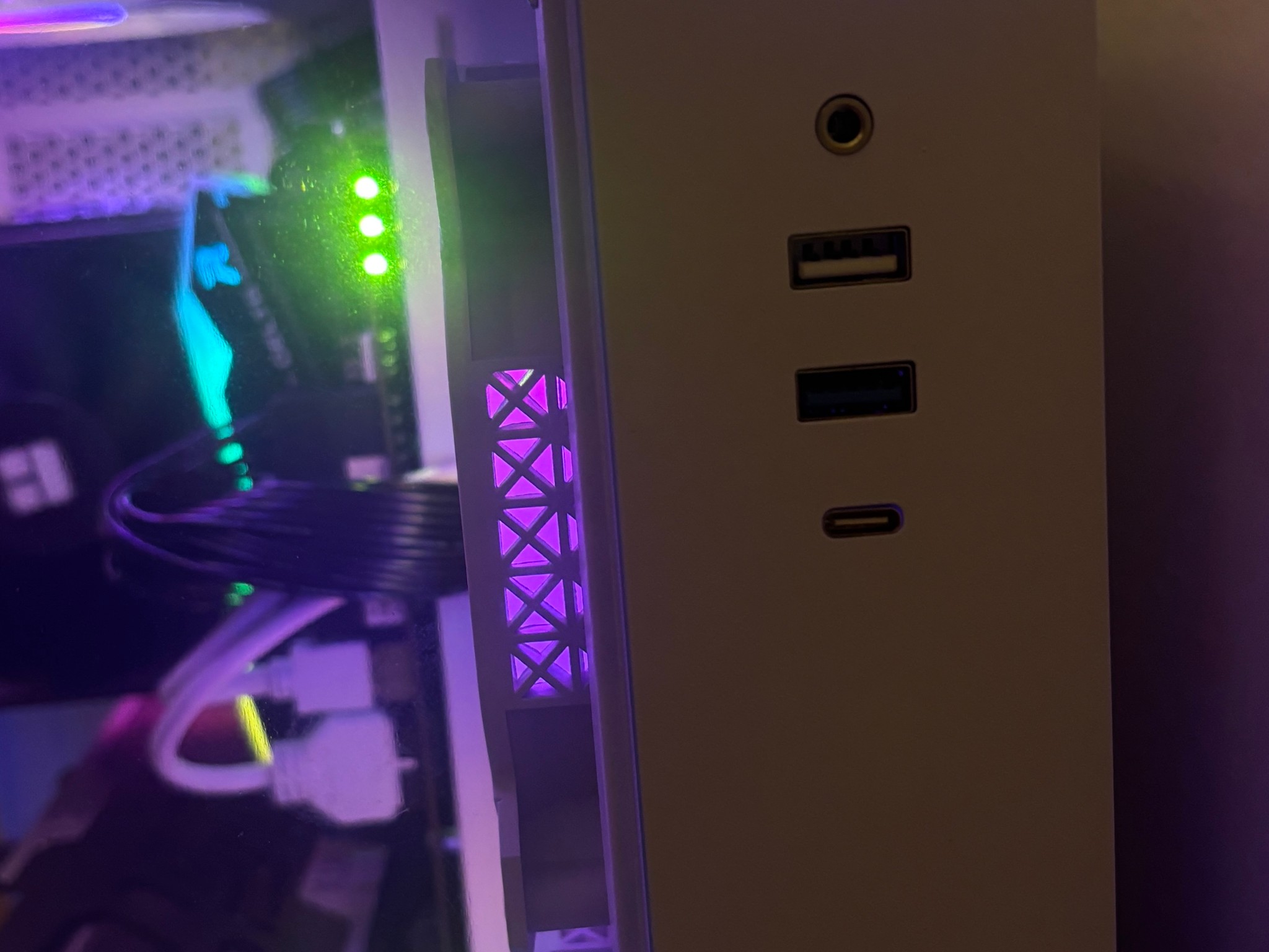 MOSTLY NEW CUSTOM GAMING PC | i7-13700K | RTX 4070 12GB | 32GB DDR5 6000MHz | 1TB NVMe Gen4
