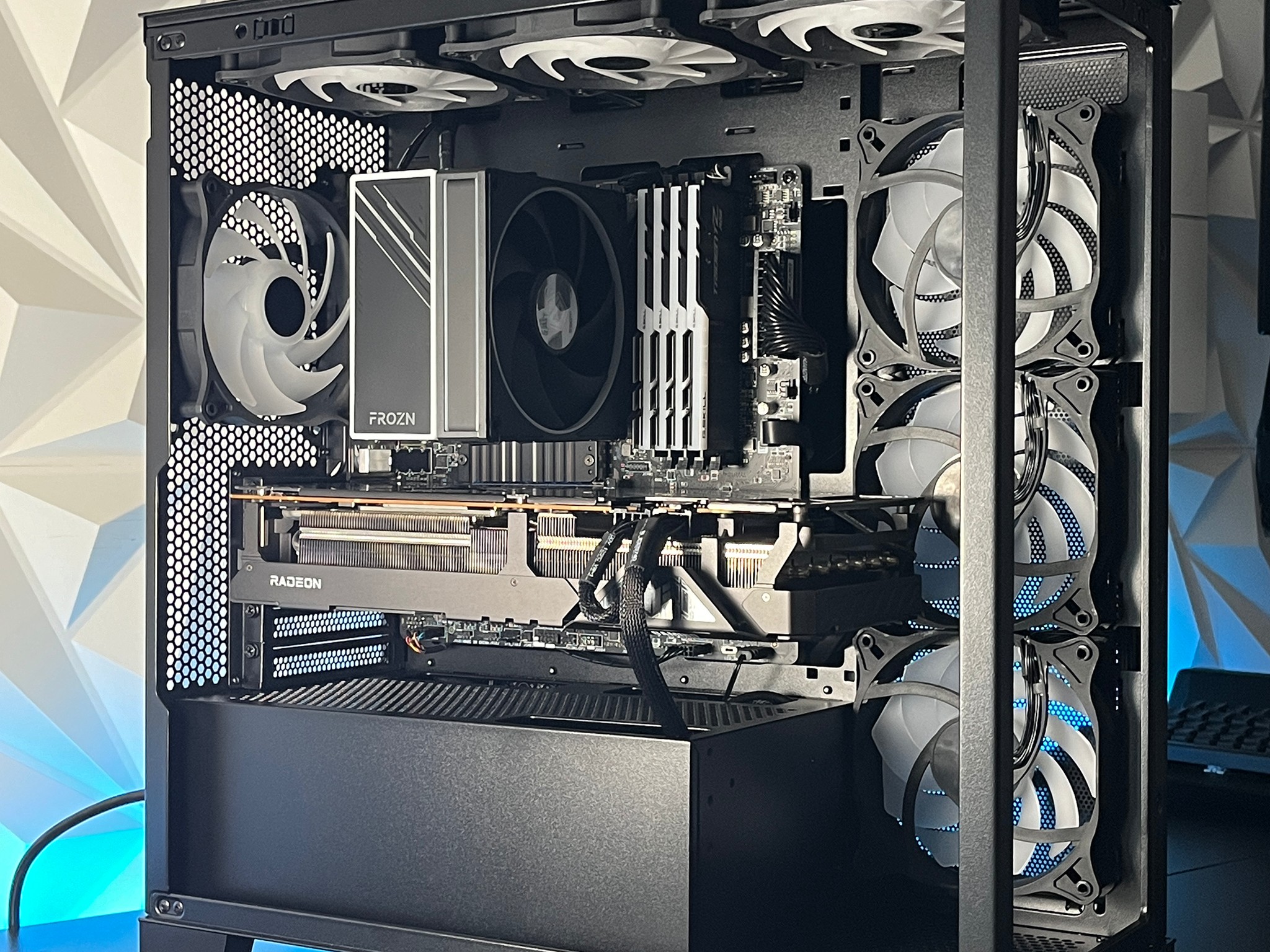 TUF RX 6800 16GB, Ryzen 7 5800X, 32GB 3600MHz | Black RGB Gaming Computer/PC