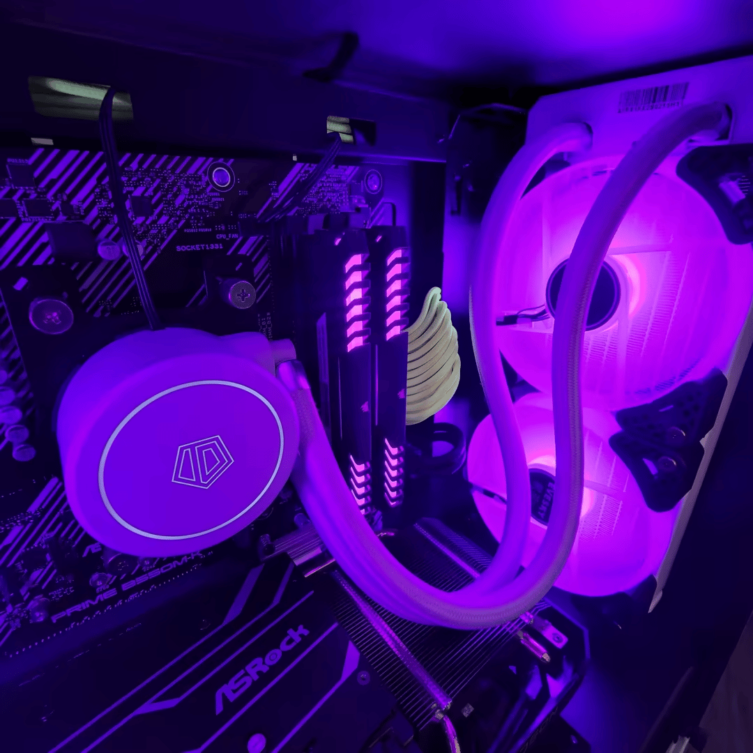 AMD Ryzen 5 3600 //  AMD Radeon RX 6600 8GB // Corsair Vengeance RGB 16GB 3200MHz