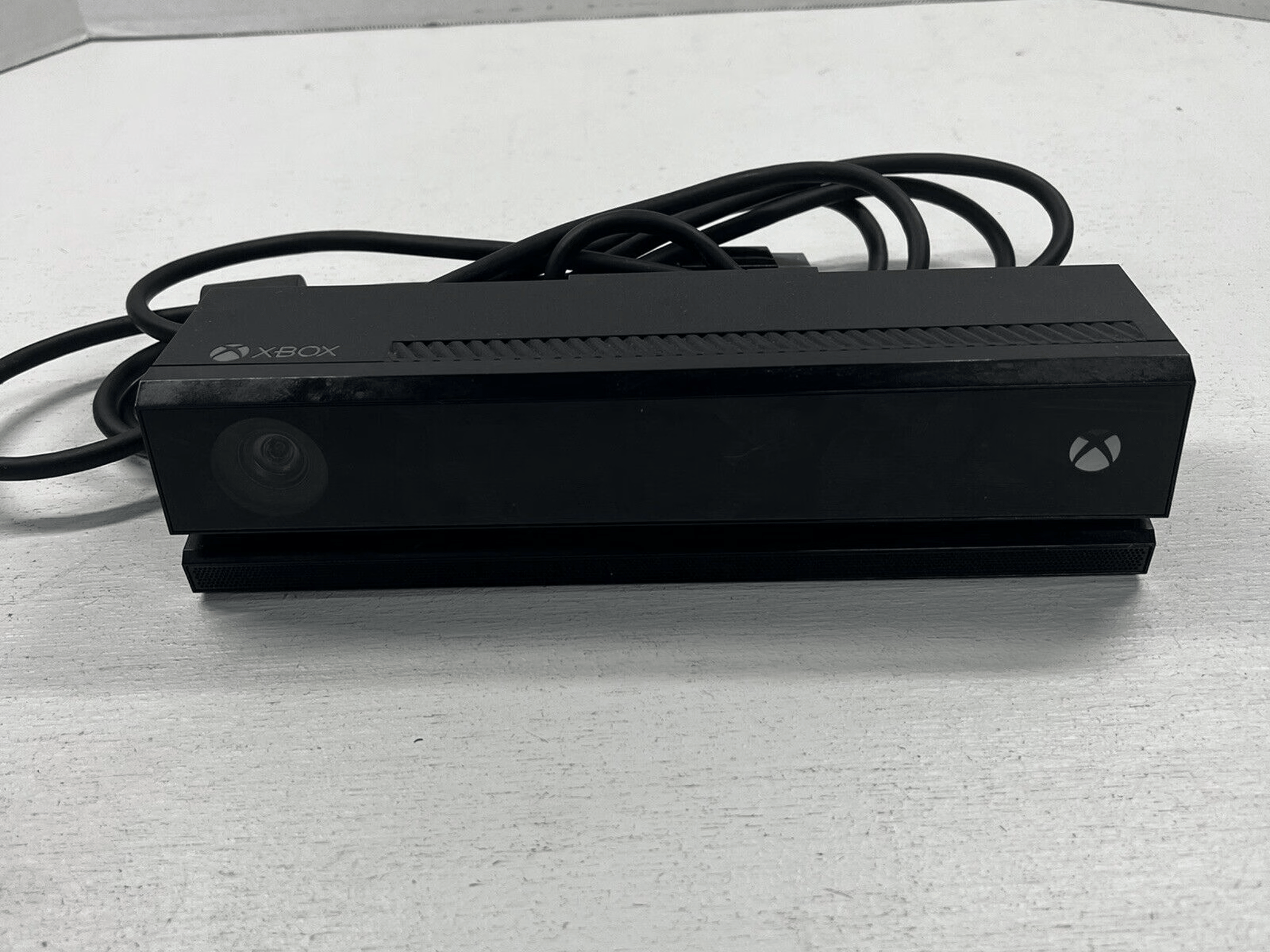 Microsoft Xbox One with Kinect 500GB Console Model 1540