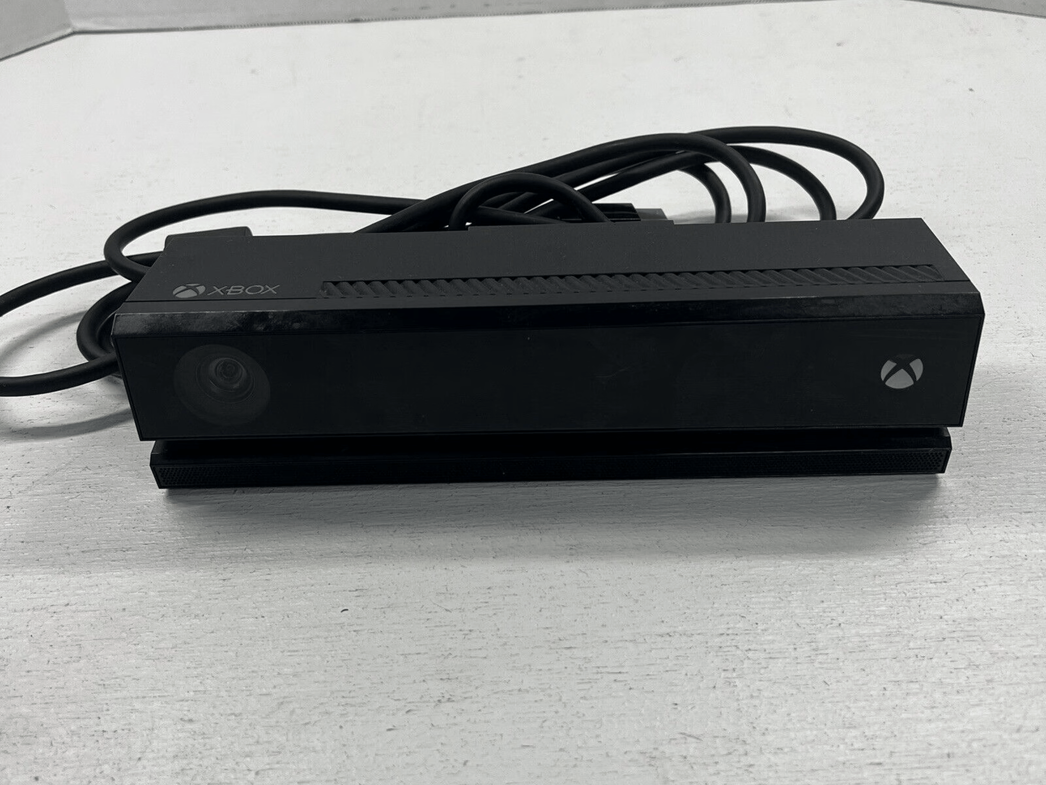 Microsoft Xbox One with Kinect 500GB Console Model 1540