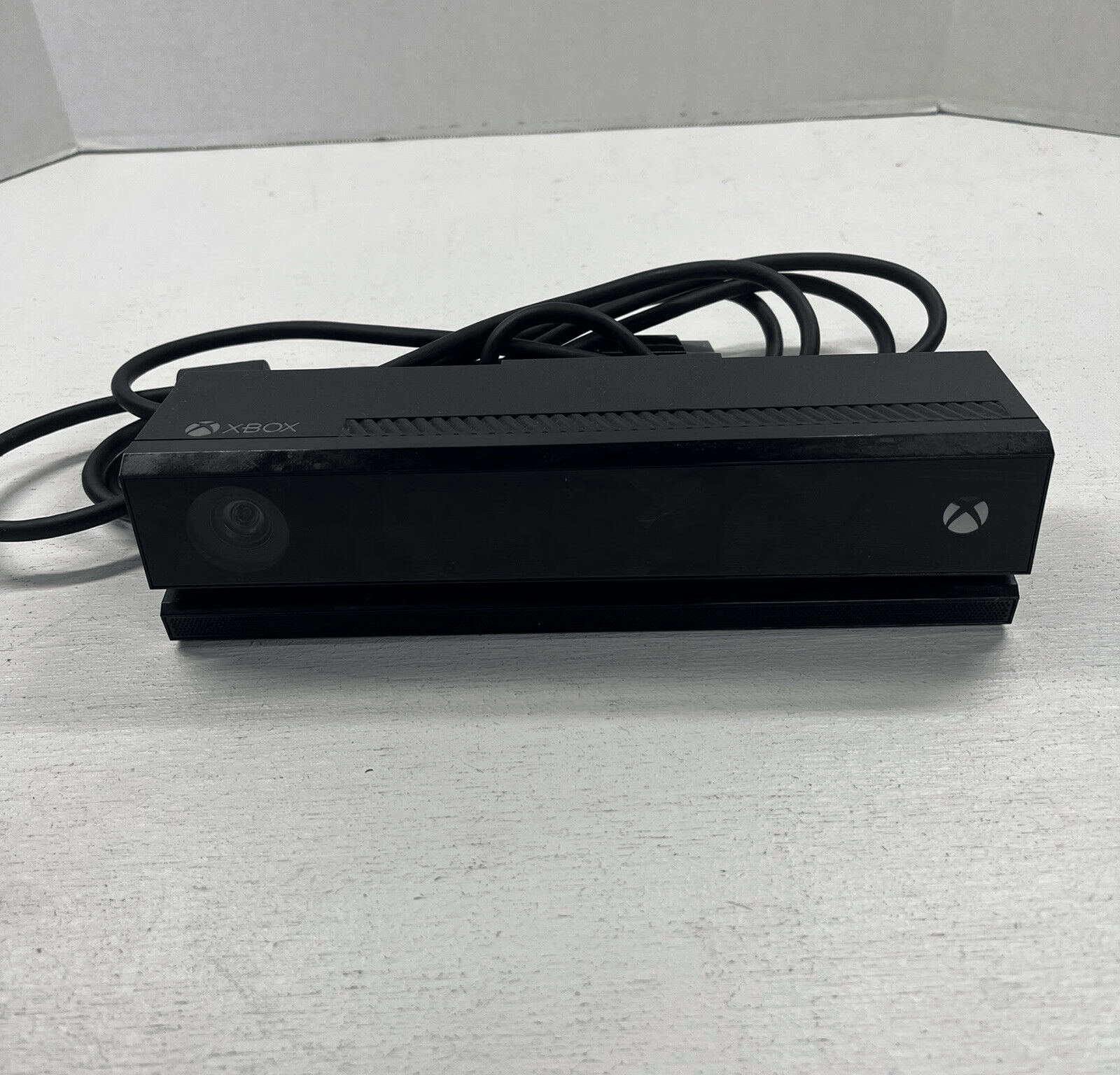 Microsoft Xbox One with Kinect 500GB Console Model 1540