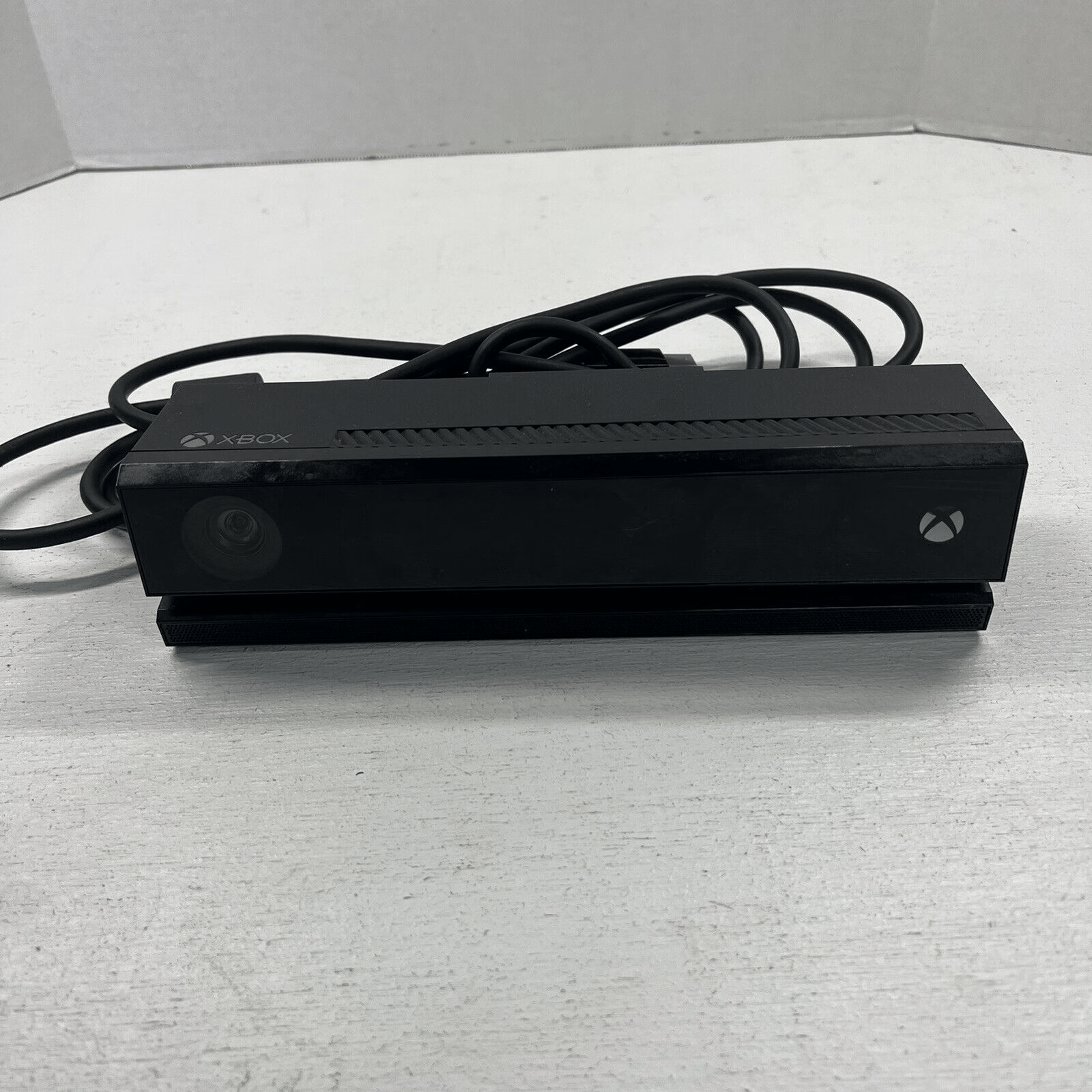 Microsoft Xbox One with Kinect 500GB Console Model 1540