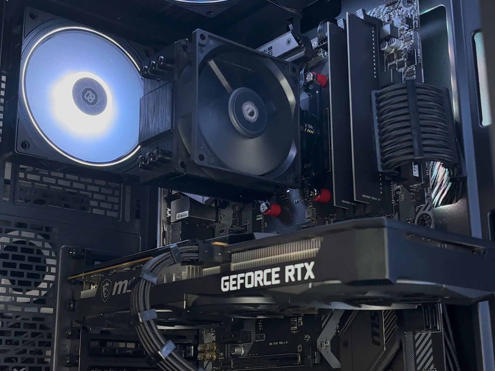 GAMING PC \ 3060ti \ Ryzen 5 \ 1TB STORAGE \ WiFi