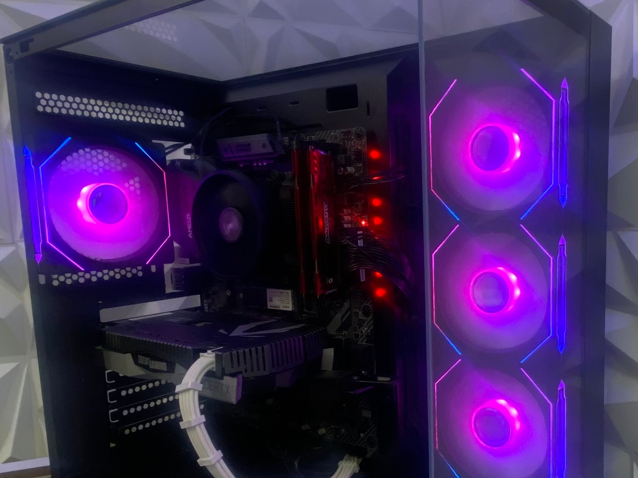 Pure Aesthetic Gaming PC | Ryzen 5 | RTX 2060 | 32GB RAM | 512GB SSD
