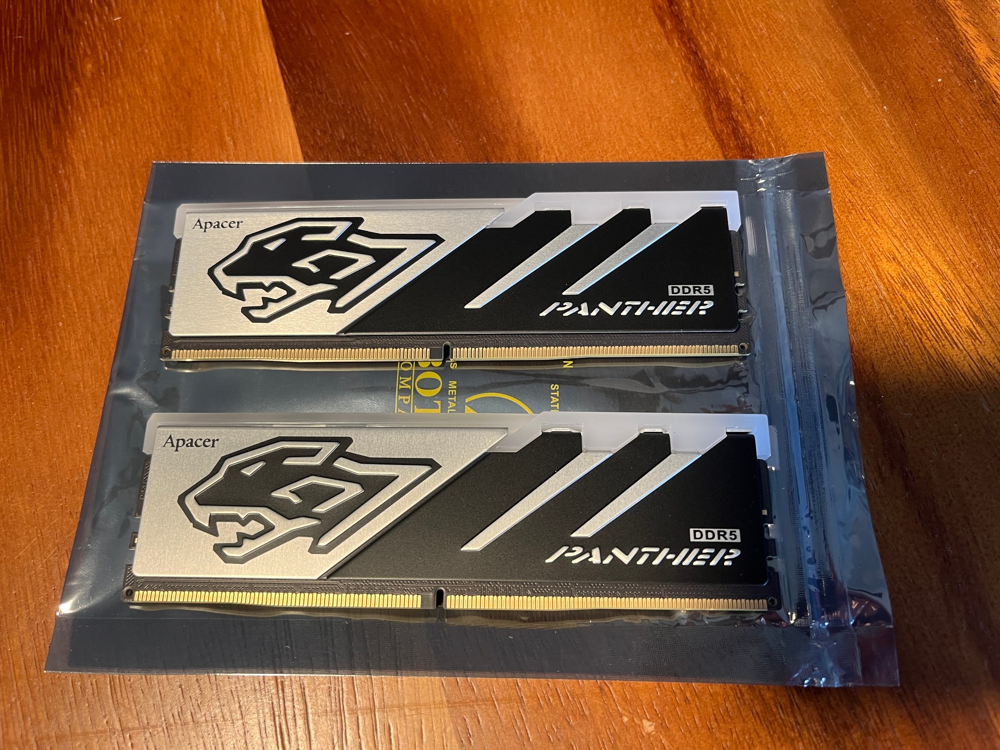 Apacer Panther 32GB (2x16GB) RAM DDR5 RGB 5200MHz AH5U16G52C5229BAA