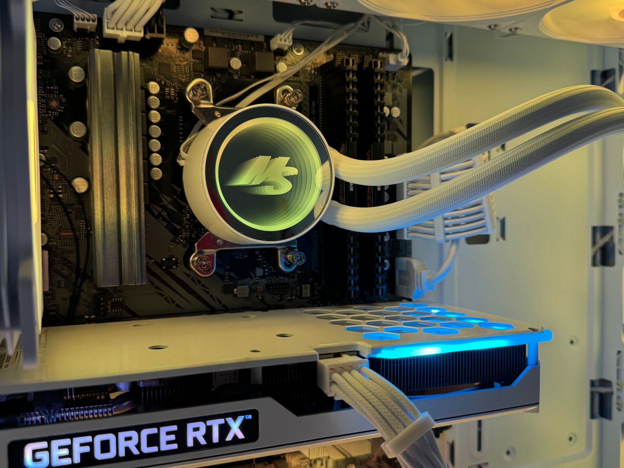 Frost Apex  | Custom Gaming PC | 3060 TI - R5 5500 - 16GB Ram - 1tb SSD