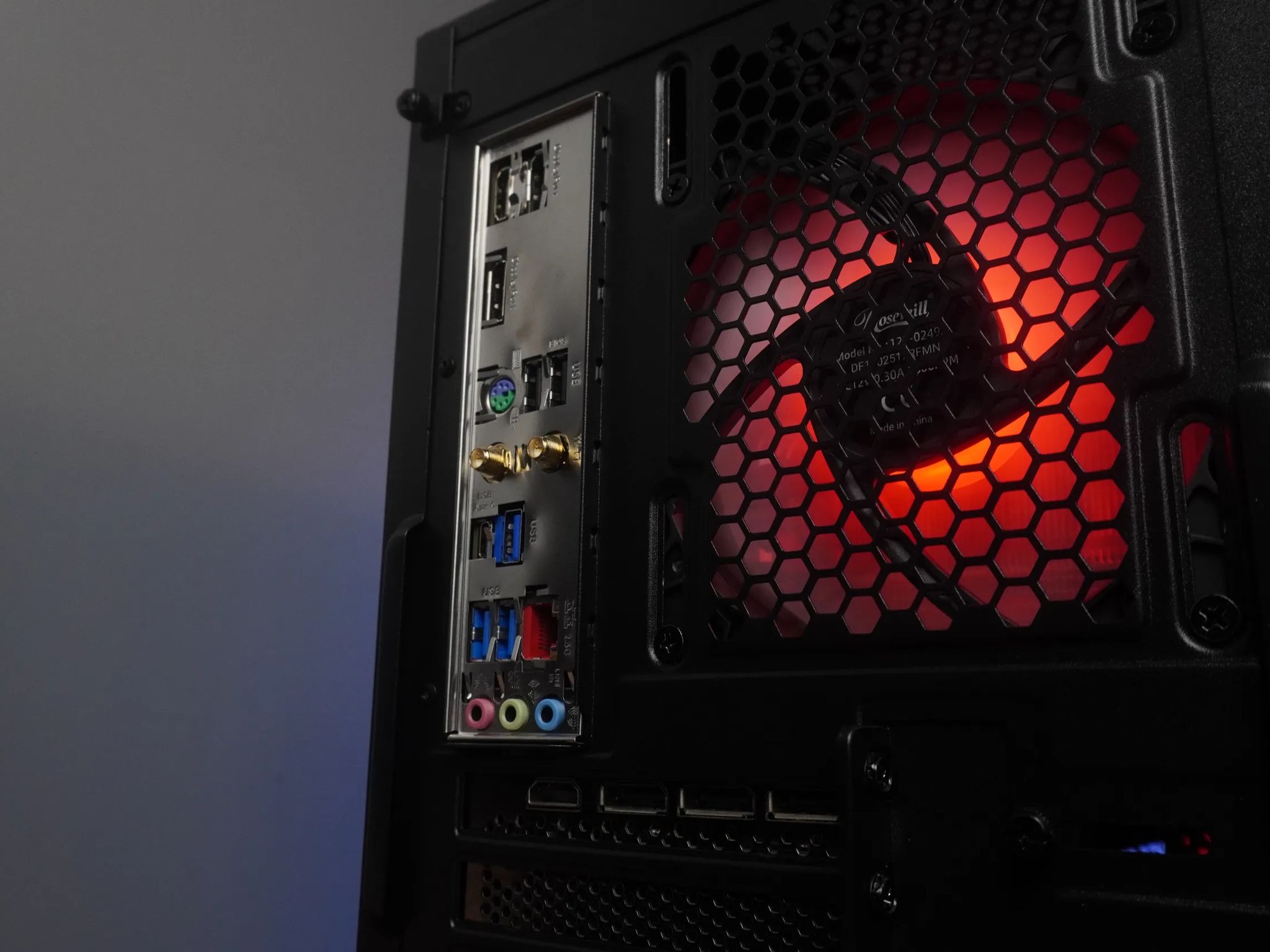 🖤 STEALTH 🖤 AM5 1440p/1080p GAMING MACHINE 💚RTX 3060ti 🧡 Ryzen 5 8400f | 32GB | 1TB | WIFI