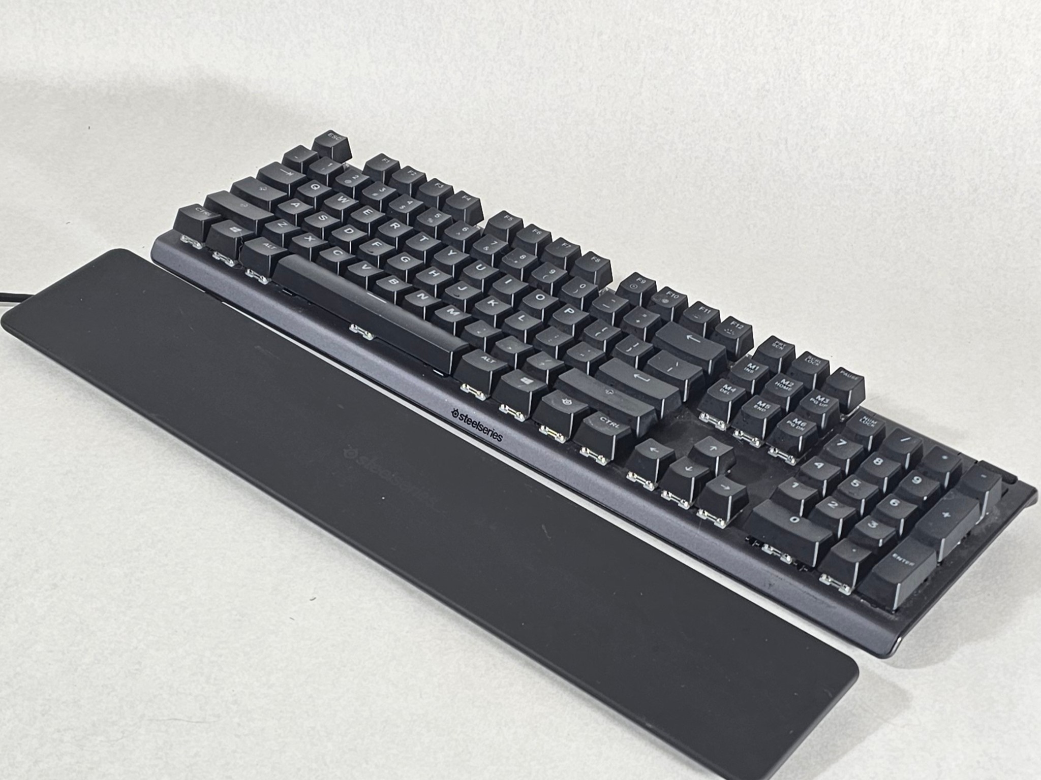 SteelSeries Apex 5 Mechanical Keyboard & Palm Wrist Rest