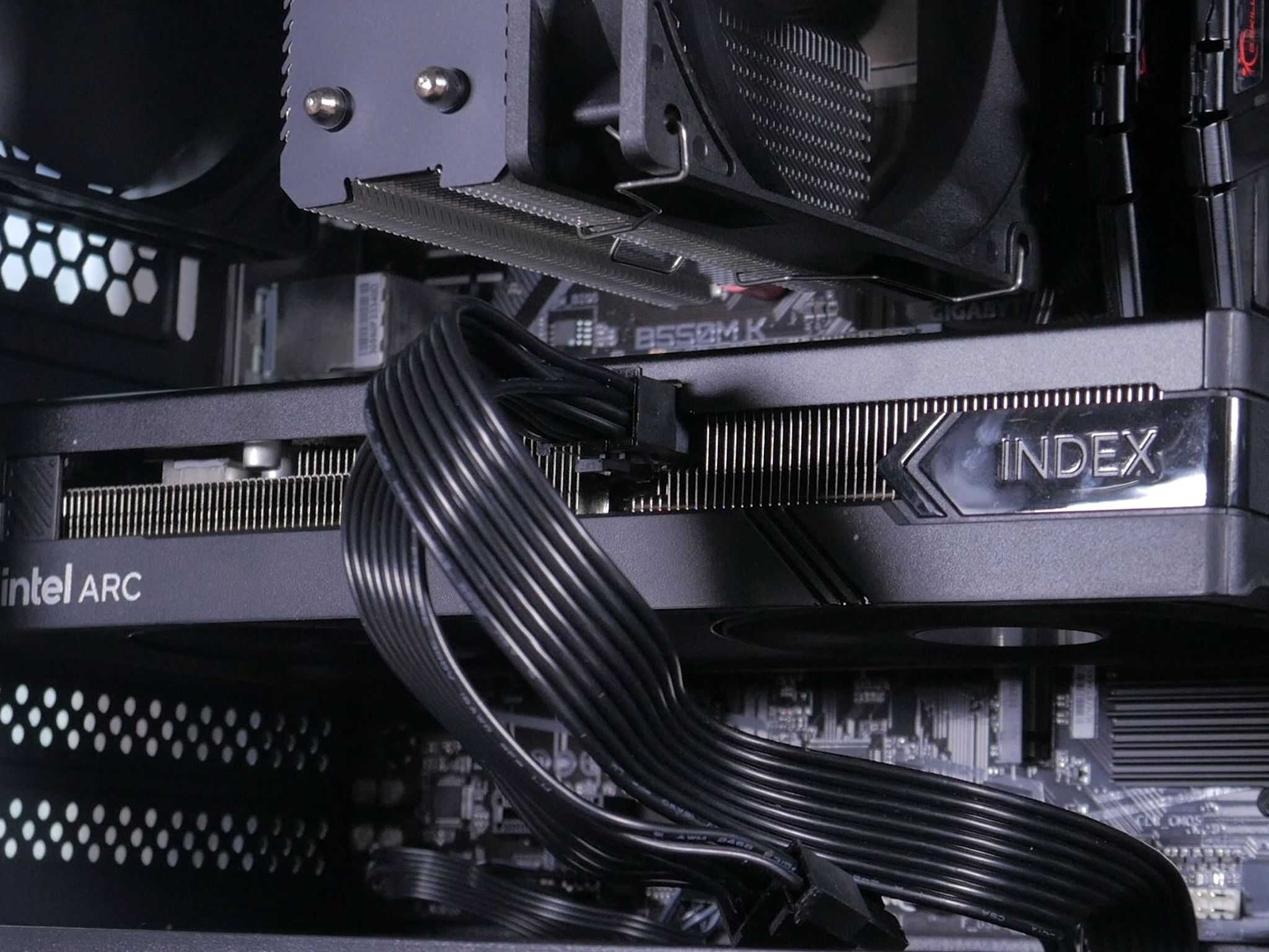 Mid Range Gaming Beast! (Ryzen 7 5700X + Intel Arc B580 12gb)