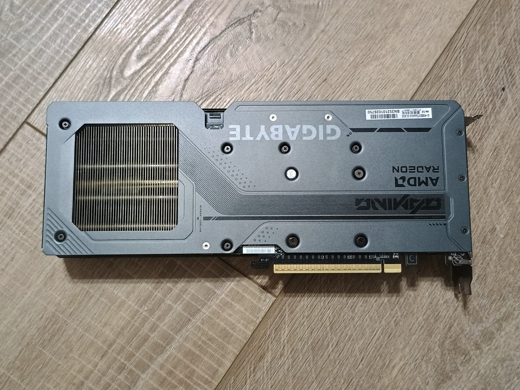 GIGABYTE Radeon RX 9060 XT GAMING OC 8G