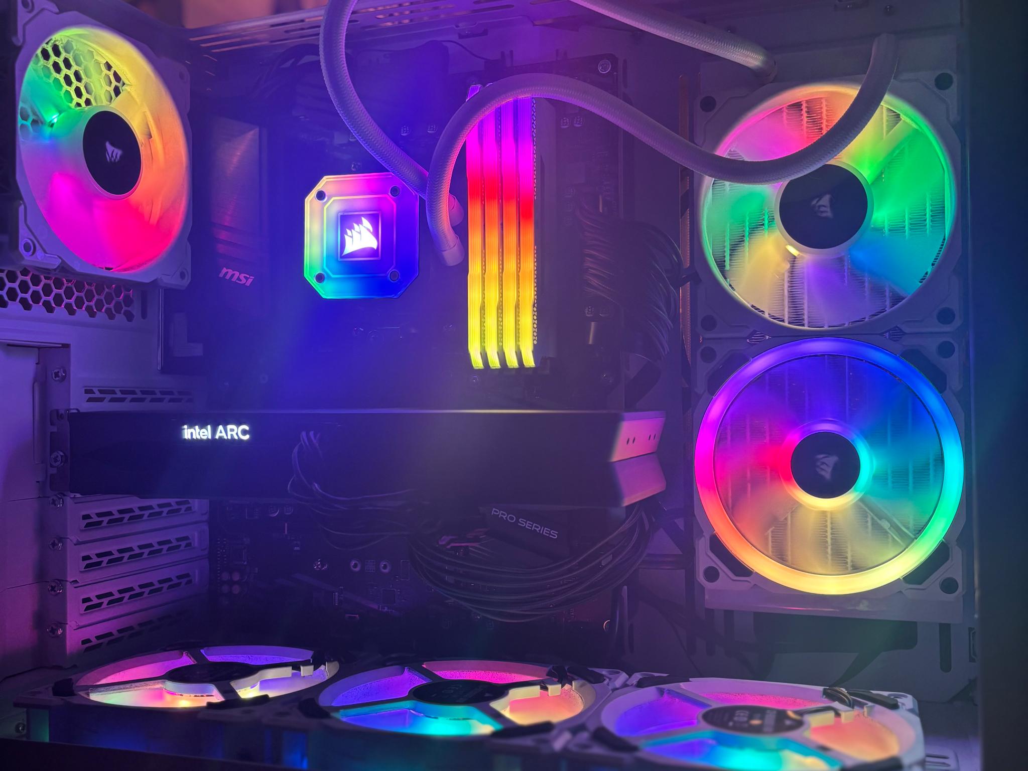 ALL WHITE | 1080p PC | B580 | R7 3700x | 32gb RAM | 2tb Storage
