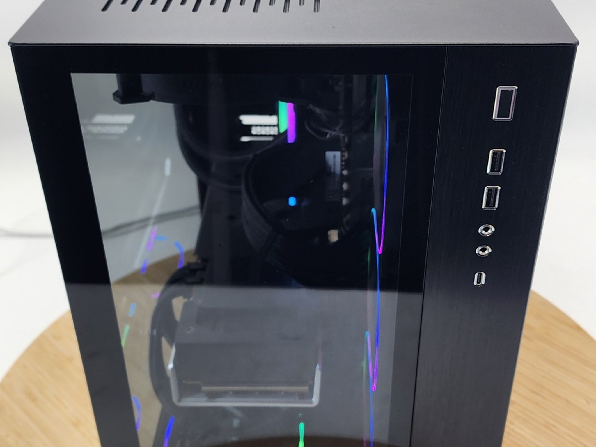 Gaming PC Ryzen 7 9700X 32GB RAM 2TB SSD RX 7900 XT 20GB Windows 11 Computer