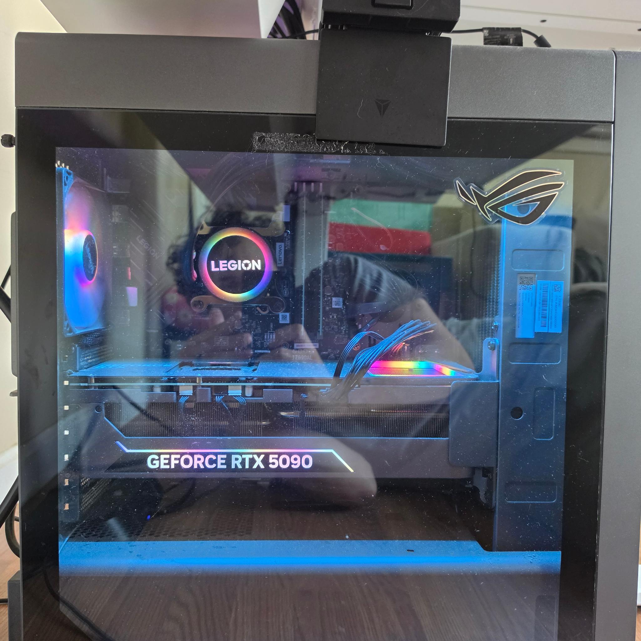 Lenovo Legion Tower 7i Gen 10 – RTX 5090 / 64GB RAM / Ultra 9 285K