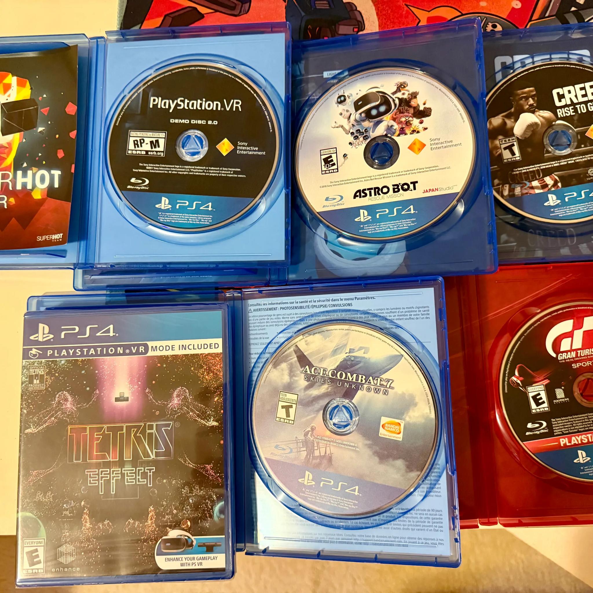 PSVR1 + 6 PS4 VR Games (CUH-ZVR2)