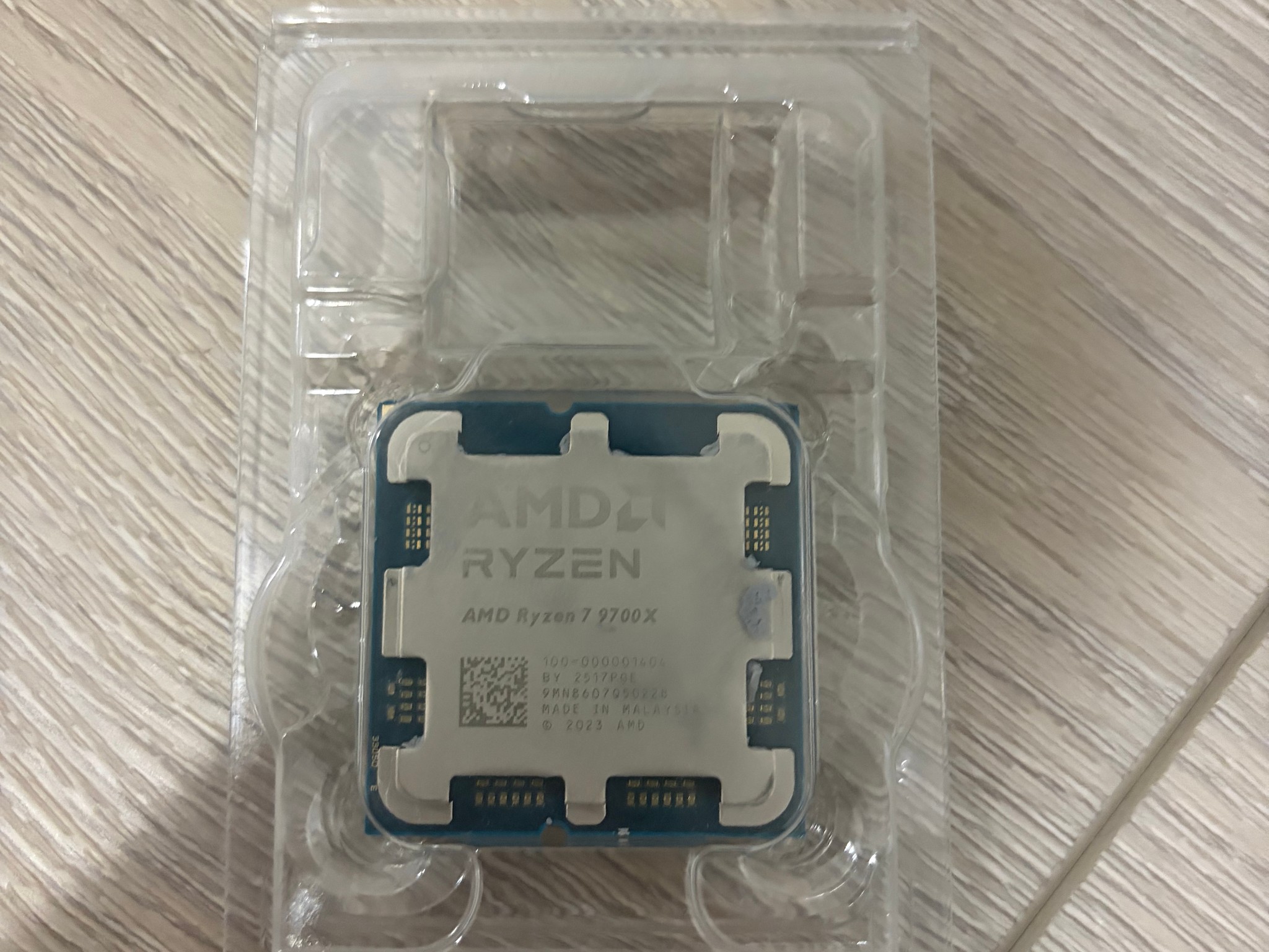 AMD Ryzen 7 9700X, 8 core 16 Thread