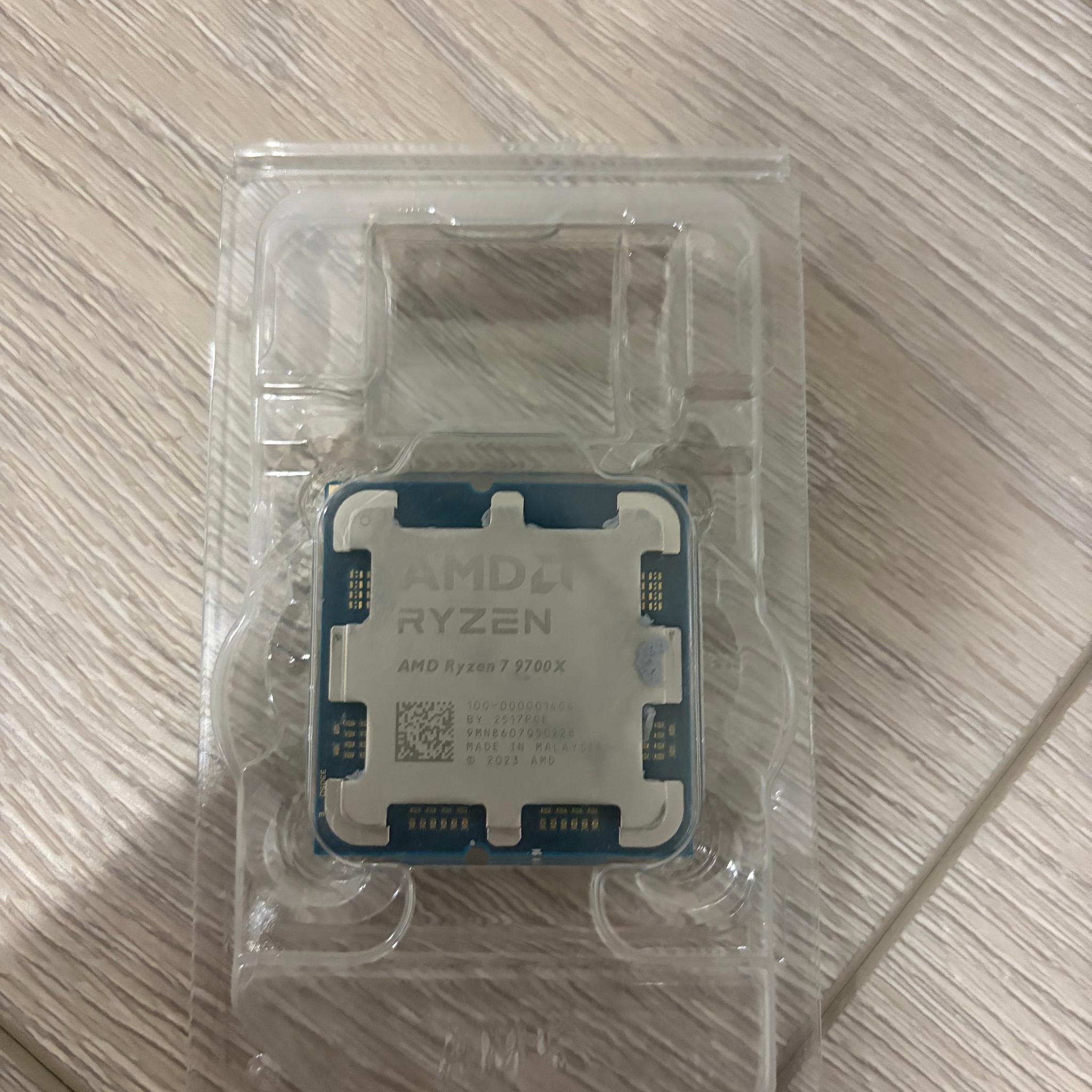 AMD Ryzen 7 9700X, 8 core 16 Thread