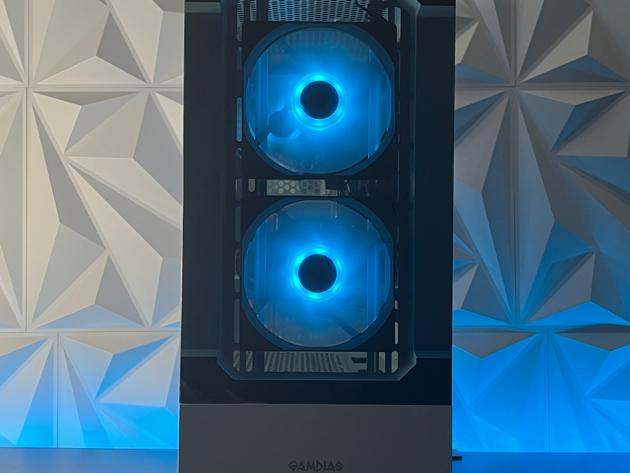 RX 580 8GB OC+, Ryzen 5 2400G, 16GB RAM | White RGB Gaming Computer/PC