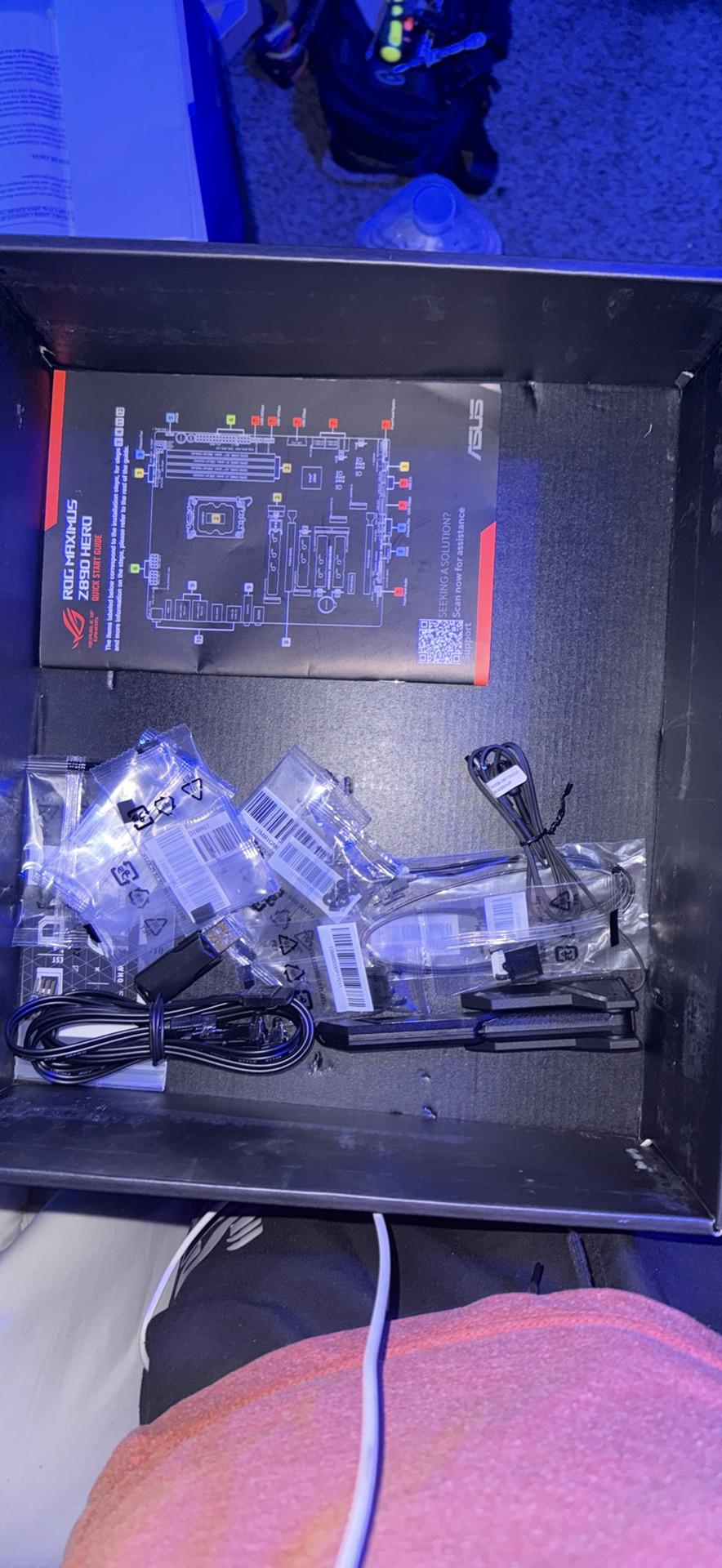 ASUS ROG MAXIMUS Z890 HERO Motherboard Open Box
