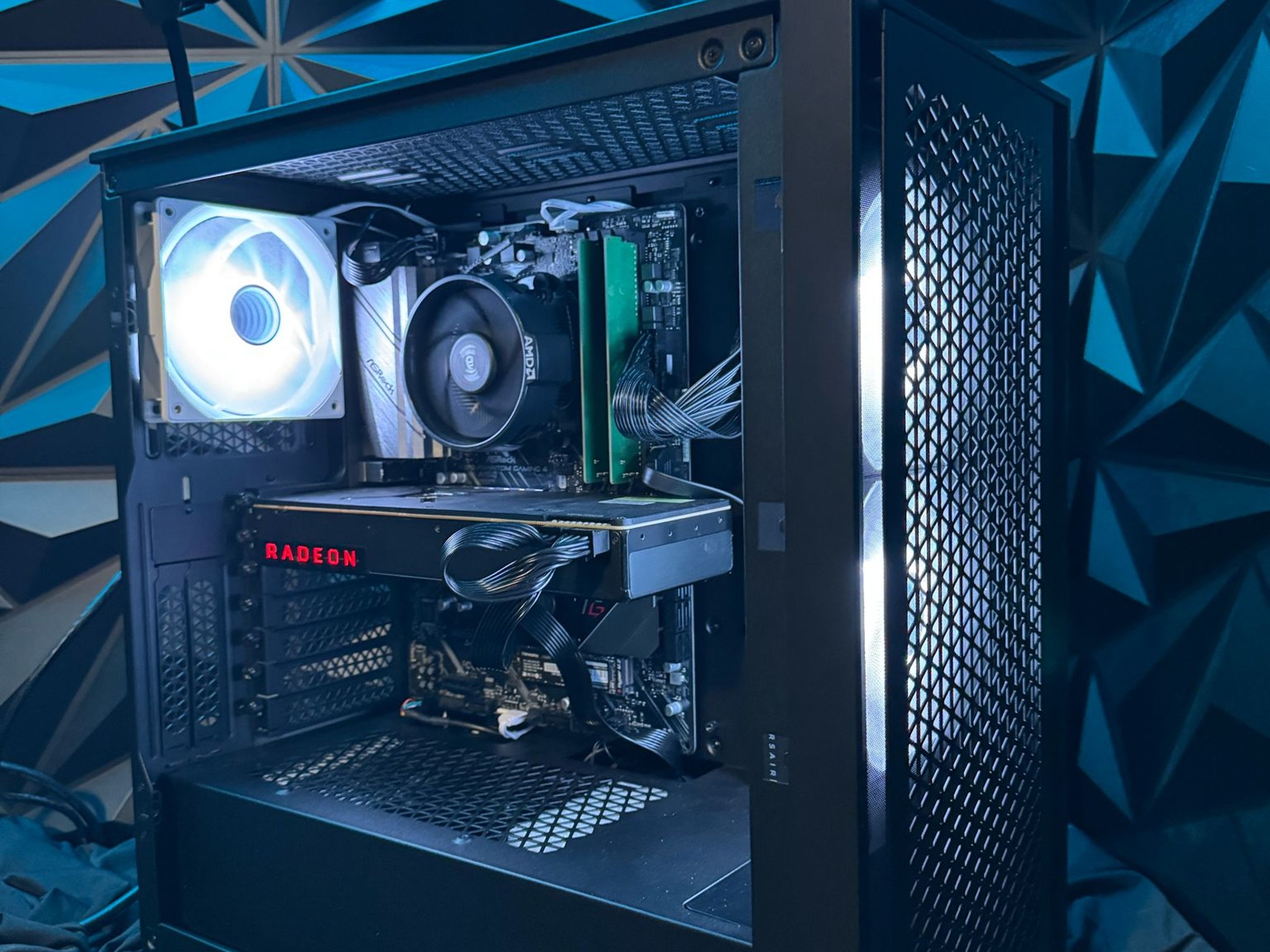 💻 Budget 64 🔥 Ryzen 5 3600| Vega 64 | 16 GB DDR4|2 TB SSD