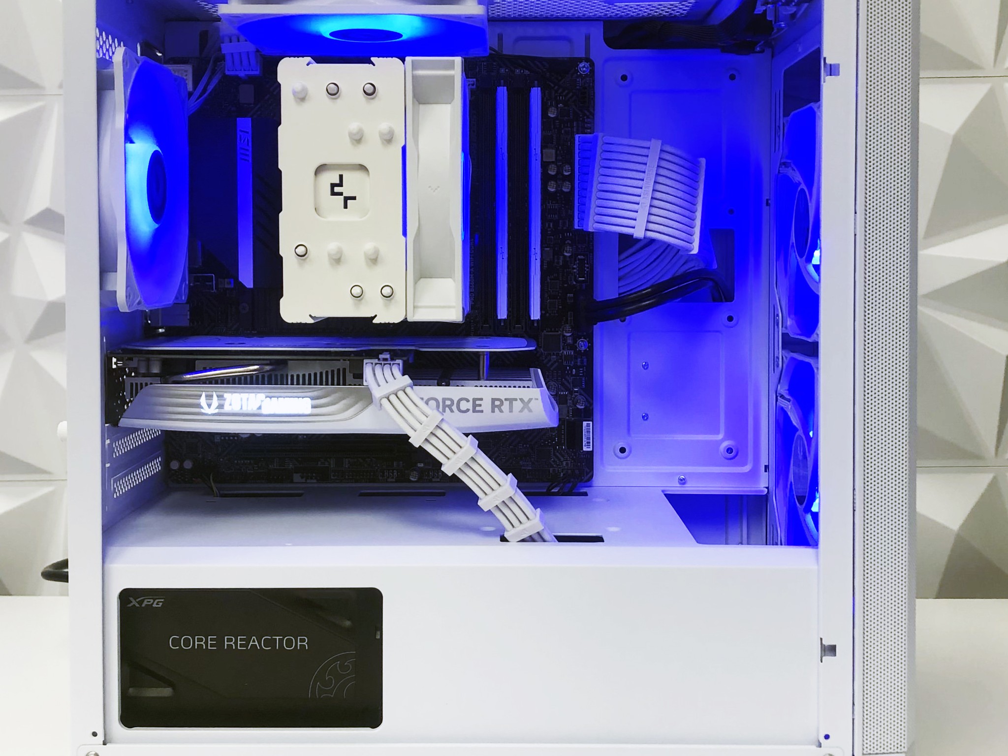 🚀The Explorer 2 White Gaming PC🚀 RTX 4060 8GB | i5-12400F | 16GB DDR4 | 1T M.2 | Windows 11 Home