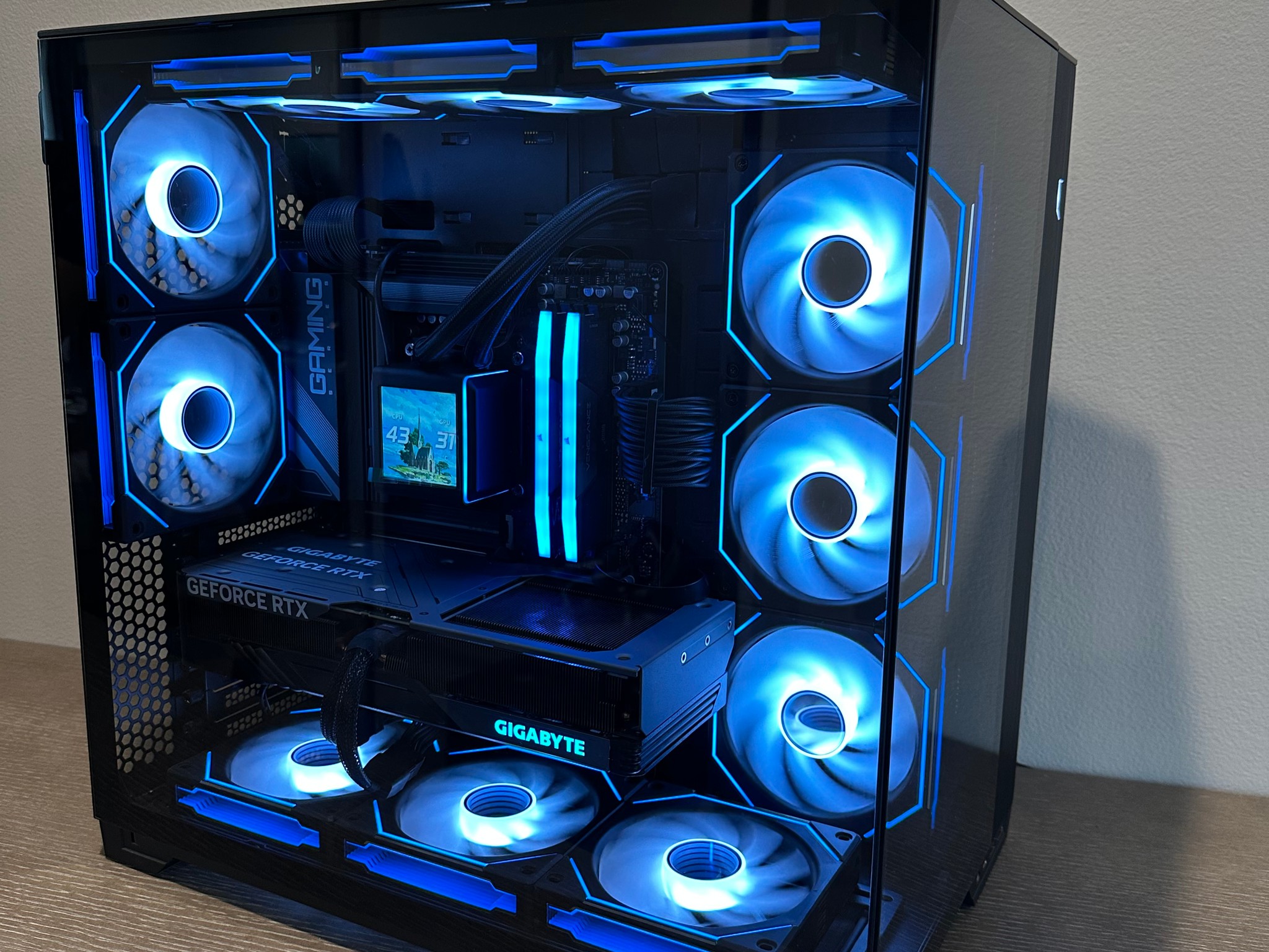 CUSTOM BUILT GAMING PC - RTX 4070 - RYZEN 7 9700X - 32GB DDR5