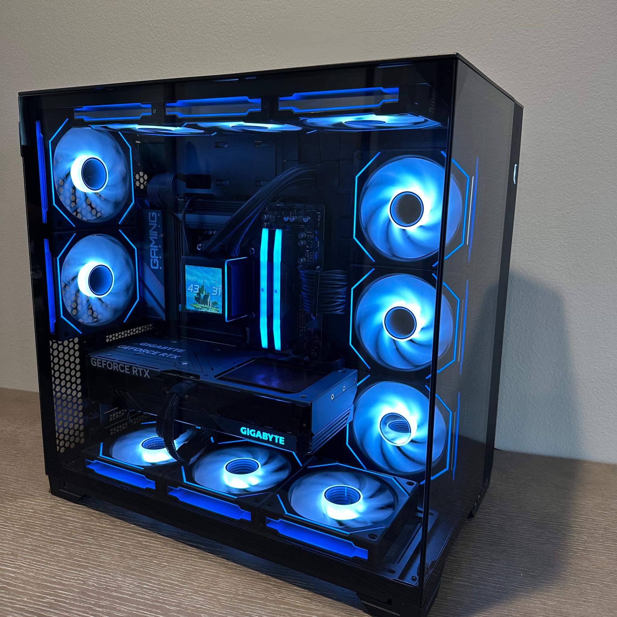 CUSTOM BUILT GAMING PC - RTX 4070 - RYZEN 7 9700X - 32GB DDR5