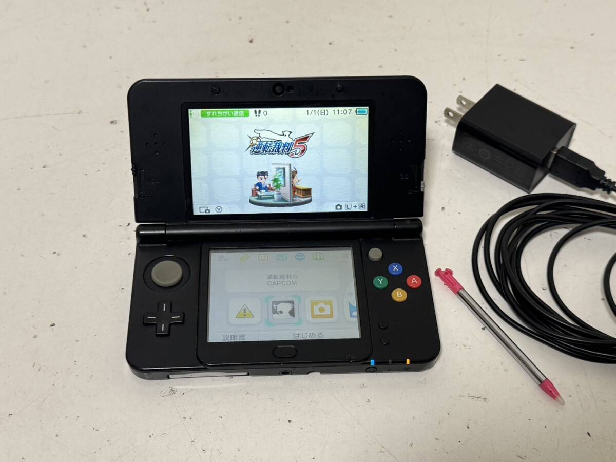 New Nintendo 3DS Black Console, Stylus Pen, SD Card, AC Adapter, Charger, JPN
