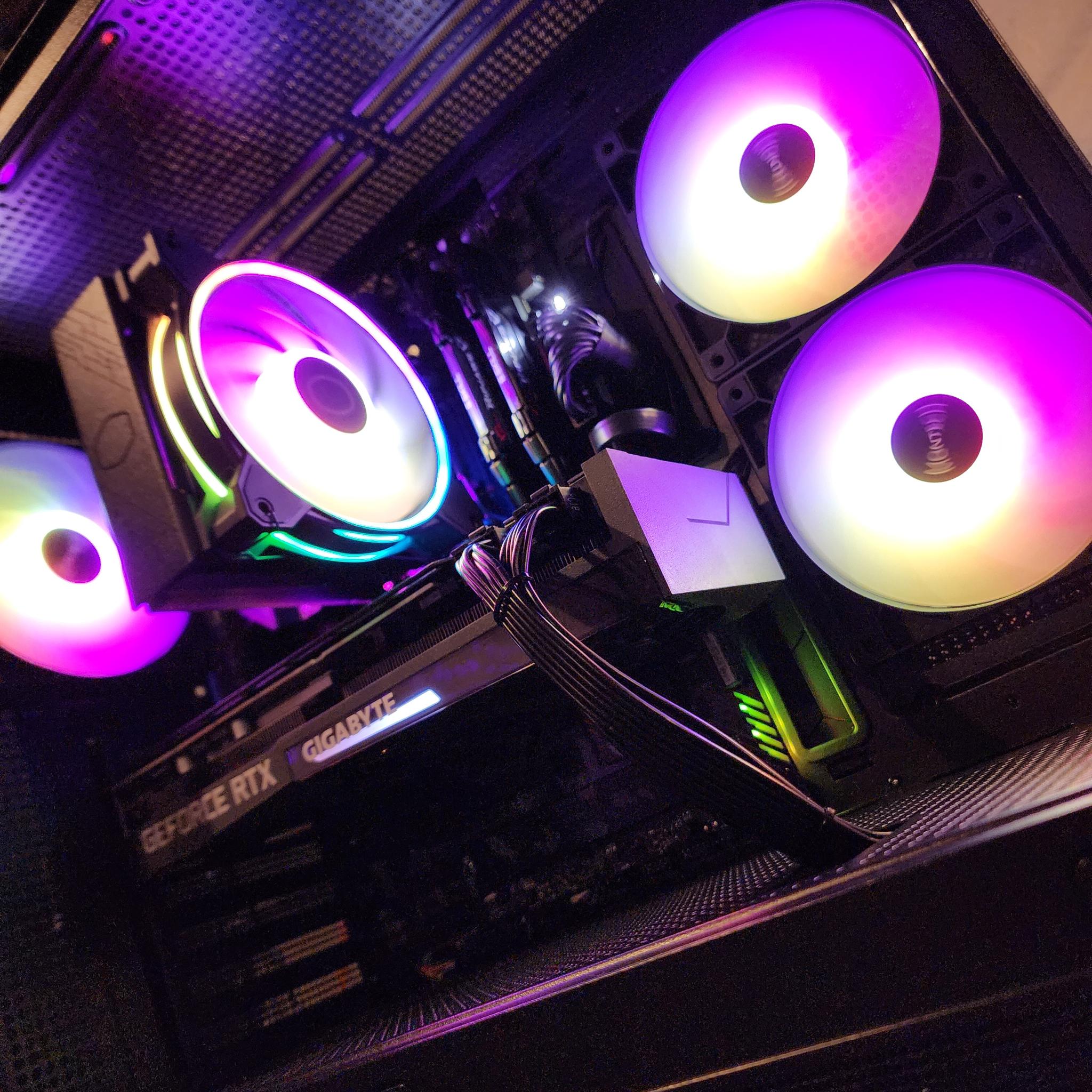 Nvidia RTX 3070 Ti / Ryzen 5 5600X3D / 32GB DDR4 / 1TB NVMe SSD