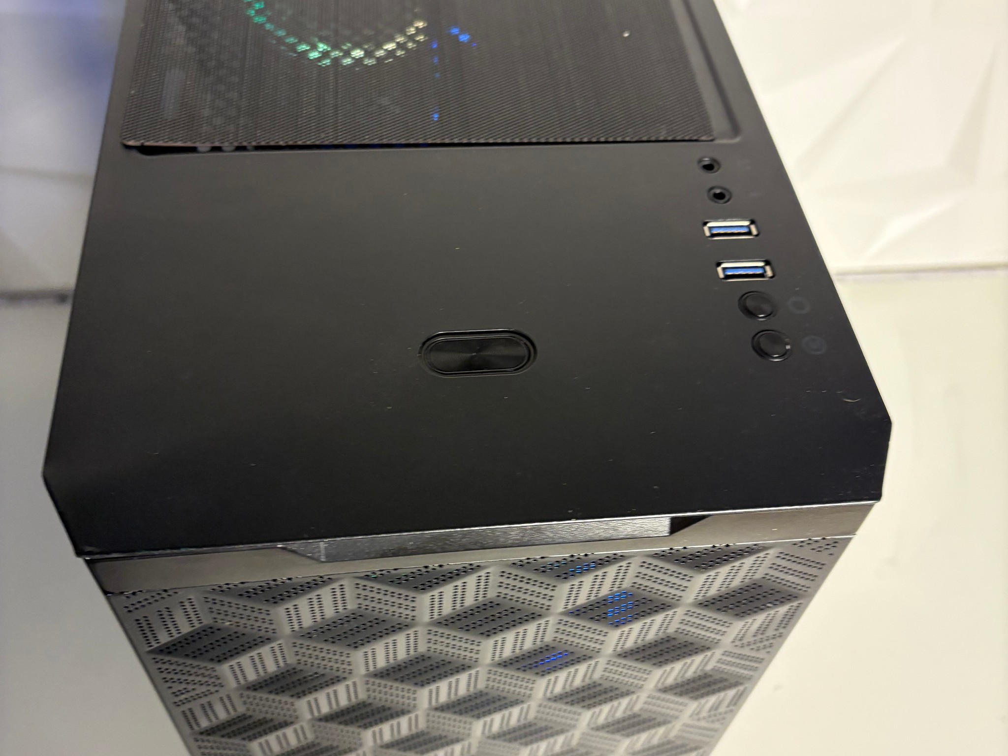😡💢 //RGB Gaming PC// 💢😡 - RTX 3060, Ryzen 5 3600, 1TB SSD, 16GB DDR4