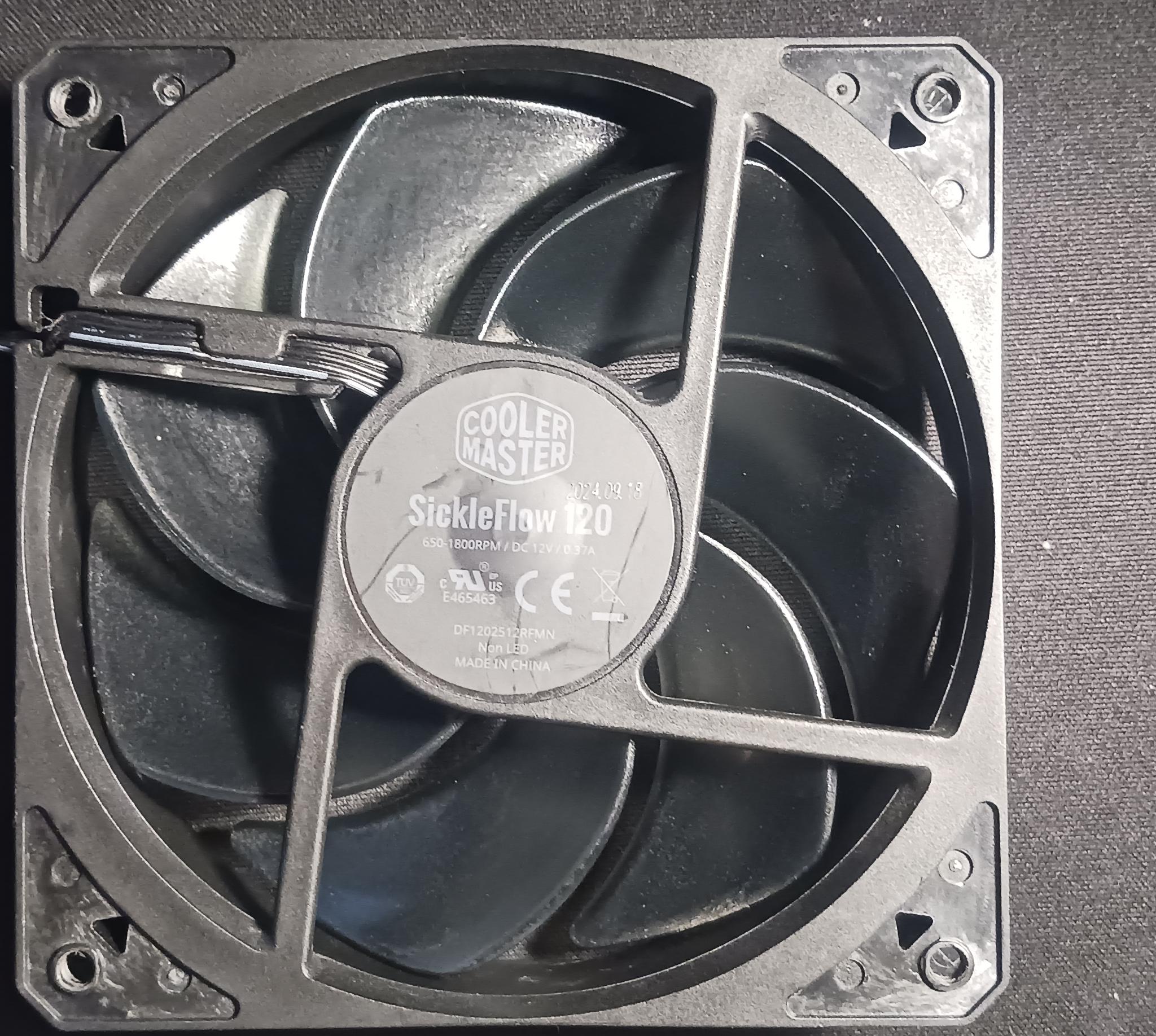 Cooler Master SickleFlow 120mm PWM Fan 1800RPM from QUBE 500 with 4 Screws