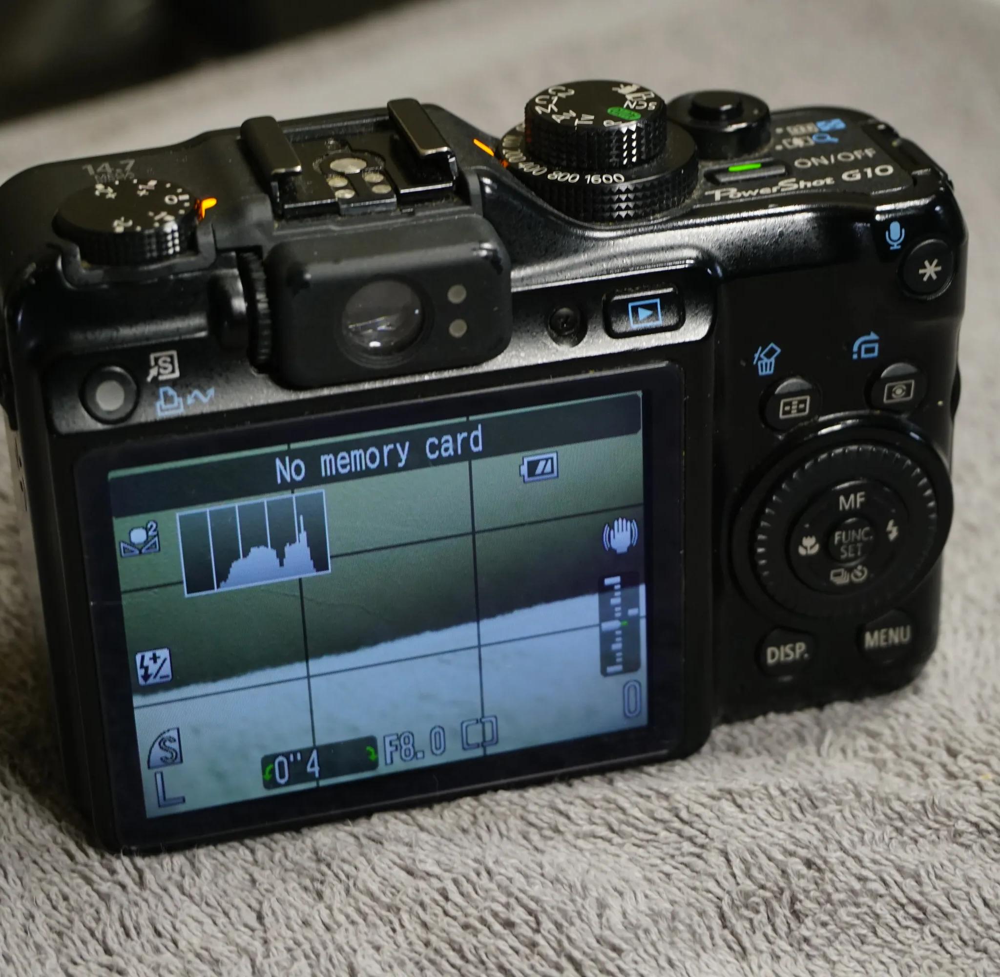 Canon PowerShot G10 14.7MP Digital Camera WITH 2 Batteries & Charger