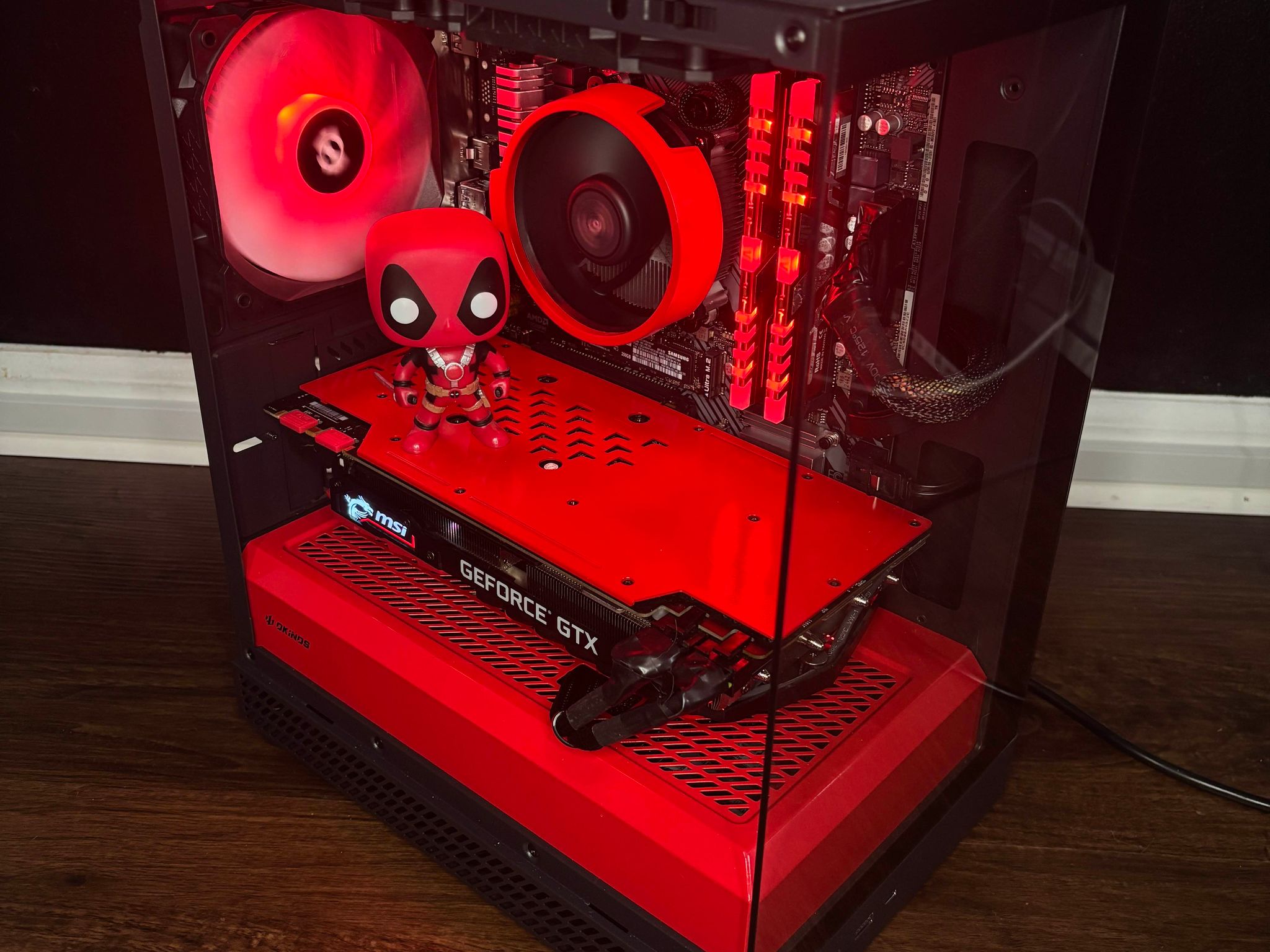 Red Gaming PC (GTX 1080 Ti 11GB + AMD Ryzen 5 3600 + 16GB DDR4 + SSD + HDD)