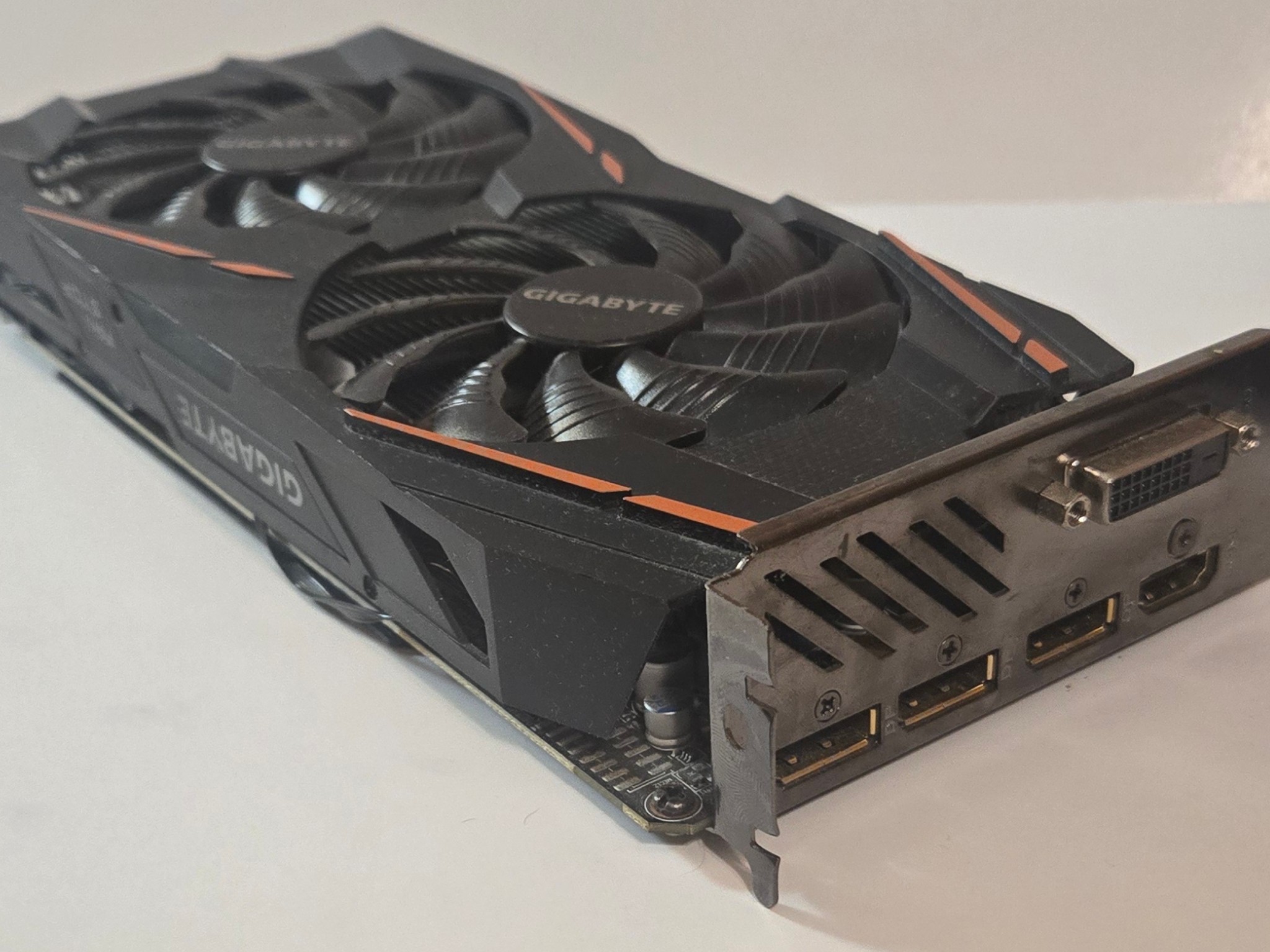 GIGABYTE GV-RX570GAMING-4GD