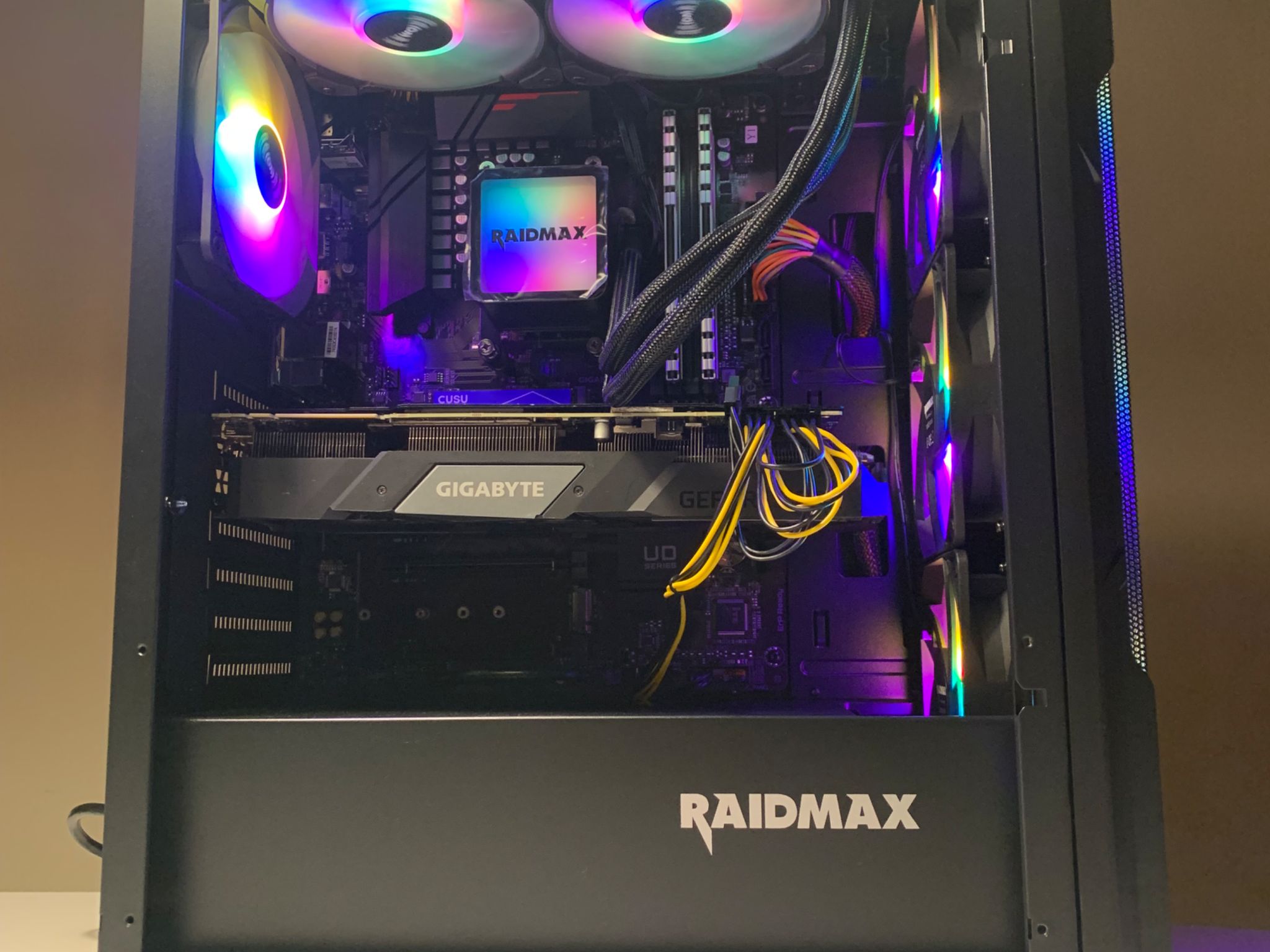 RTX 2080 Super - Ryzen 7 3700X - 32 GB RAM - 2 TB SSD - Workstation/Gaming PC