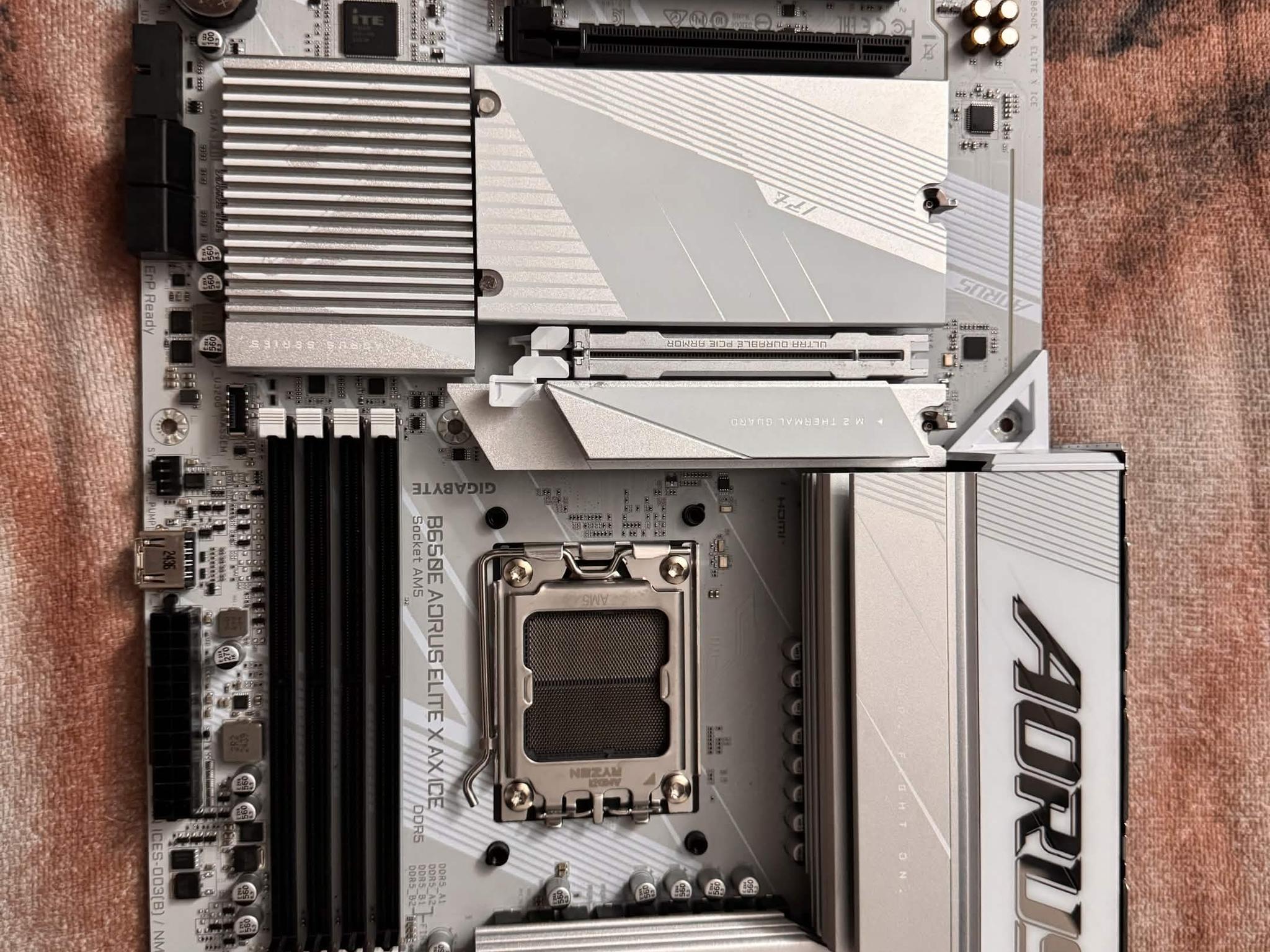 GIGABYTE B650E AORUS ELITE X AX ICE - Image 1